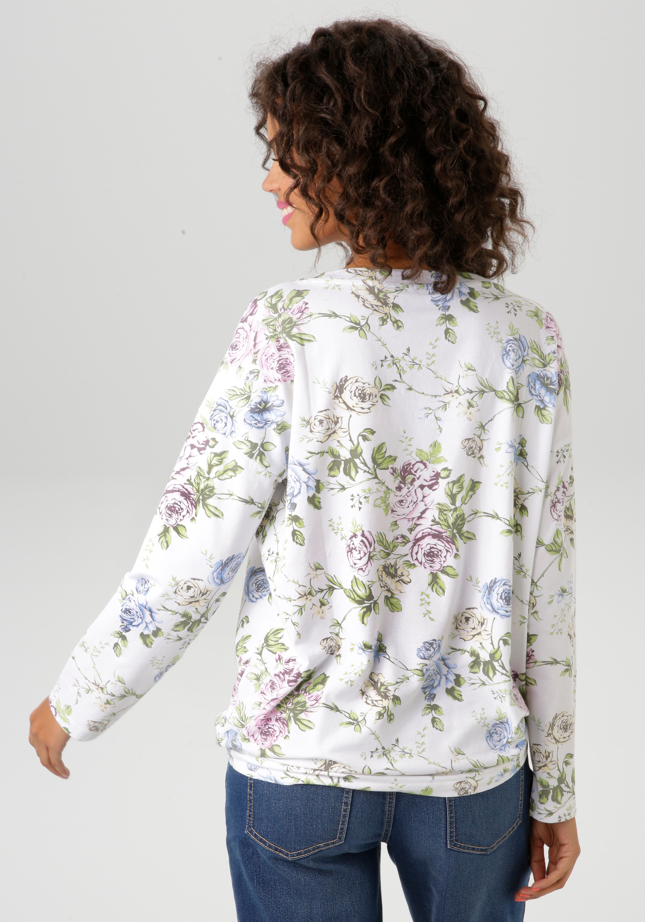 Aniston CASUAL Langarmshirt, mit silberfarbenen Schriftzug verzierter Rosendruck
