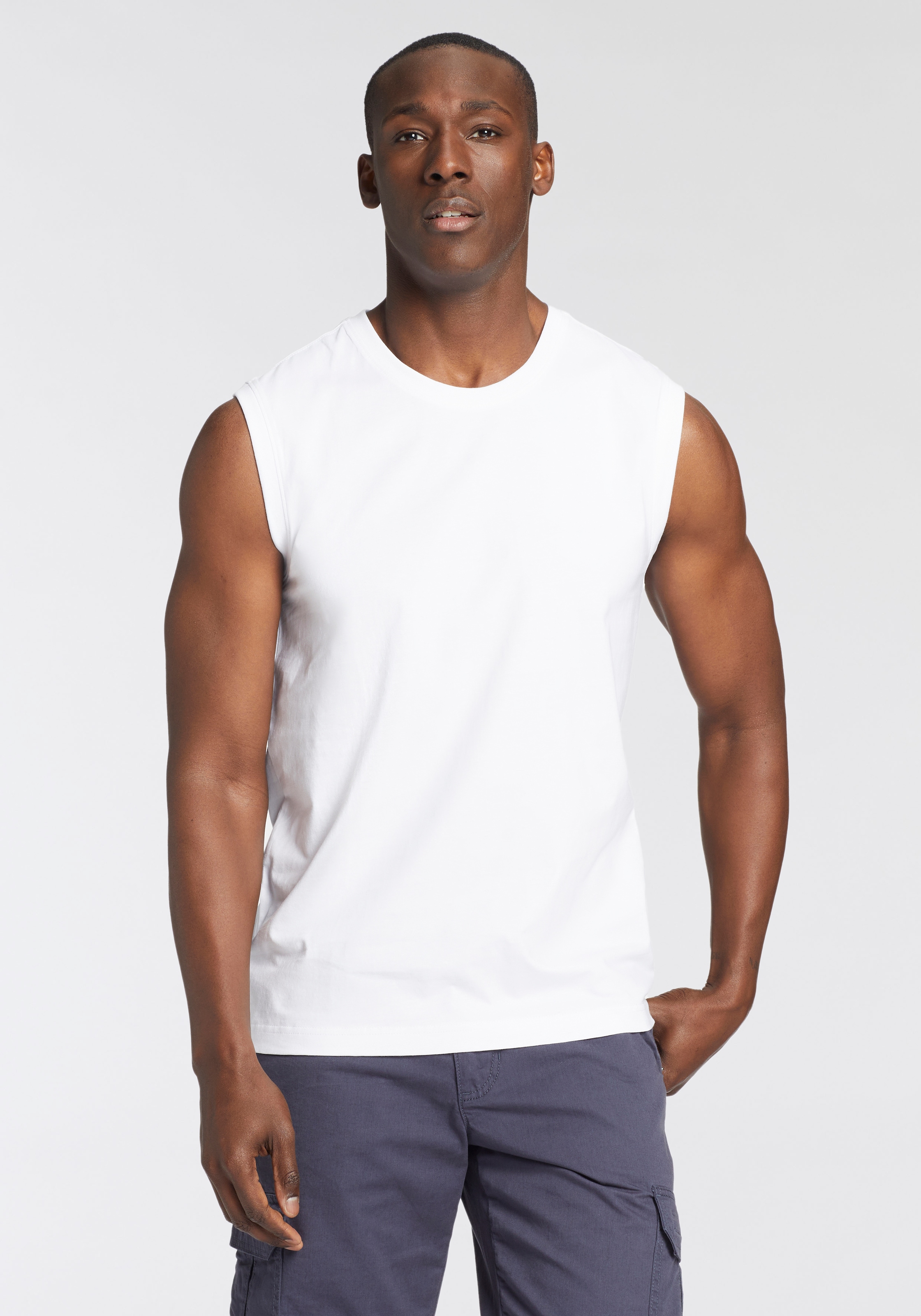 Man's World Muscleshirt, (Packung, 3 tlg., 3er-Pack), ärmellos, Basic-Stil, unifarben, Rundhalsausschnitt