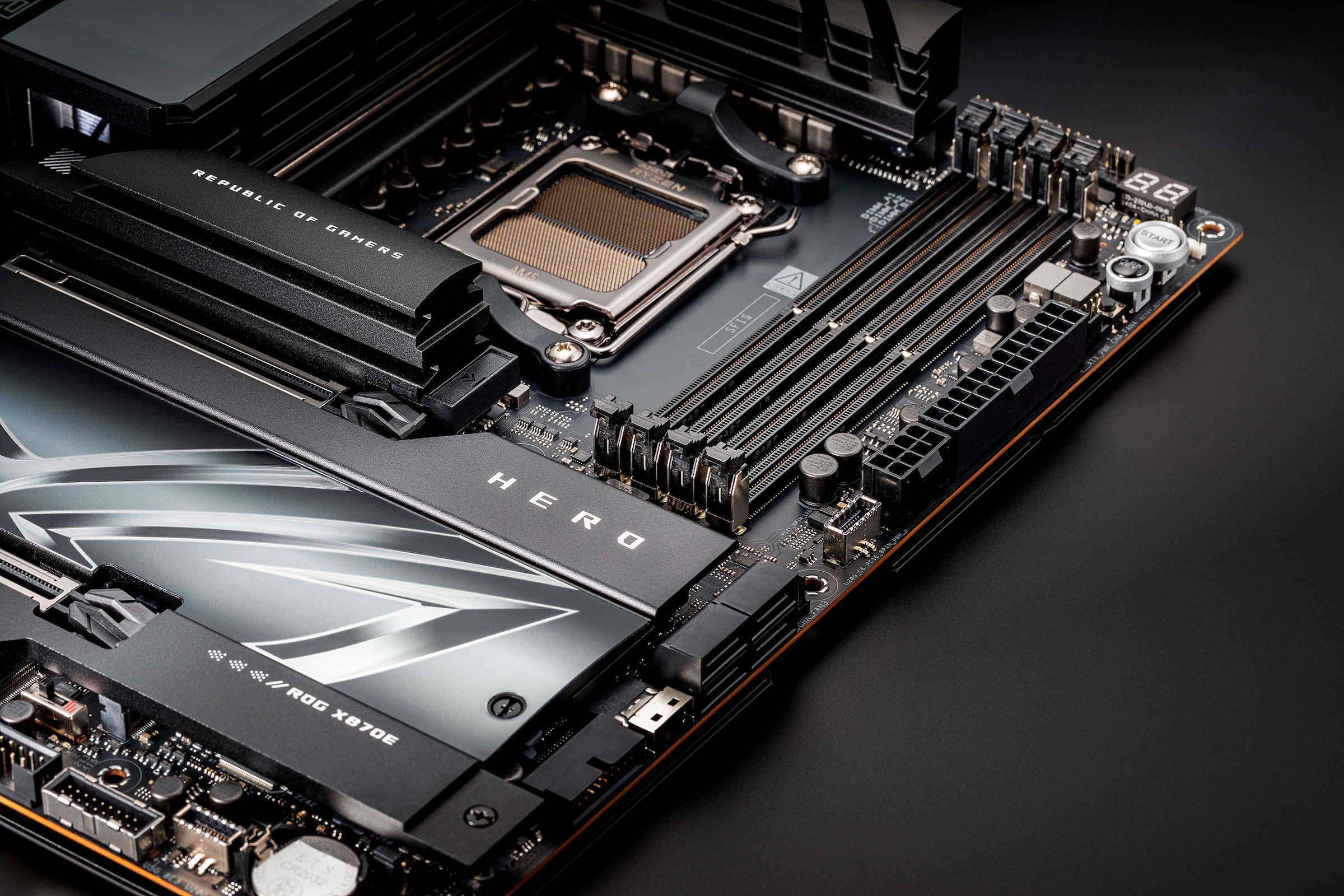 Asus Mainboard »ROG CROSSHAIR X870E HERO«