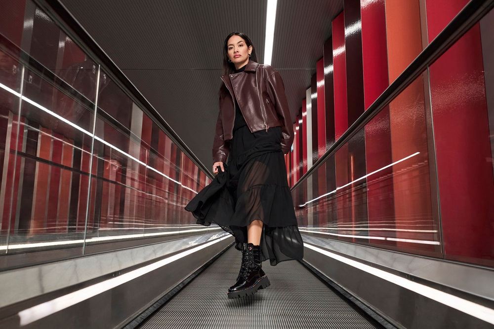 Rieker Winterstiefelette  Plateauboots, Winterboots, Lackstiefelette mit Innen-Reißverschluss