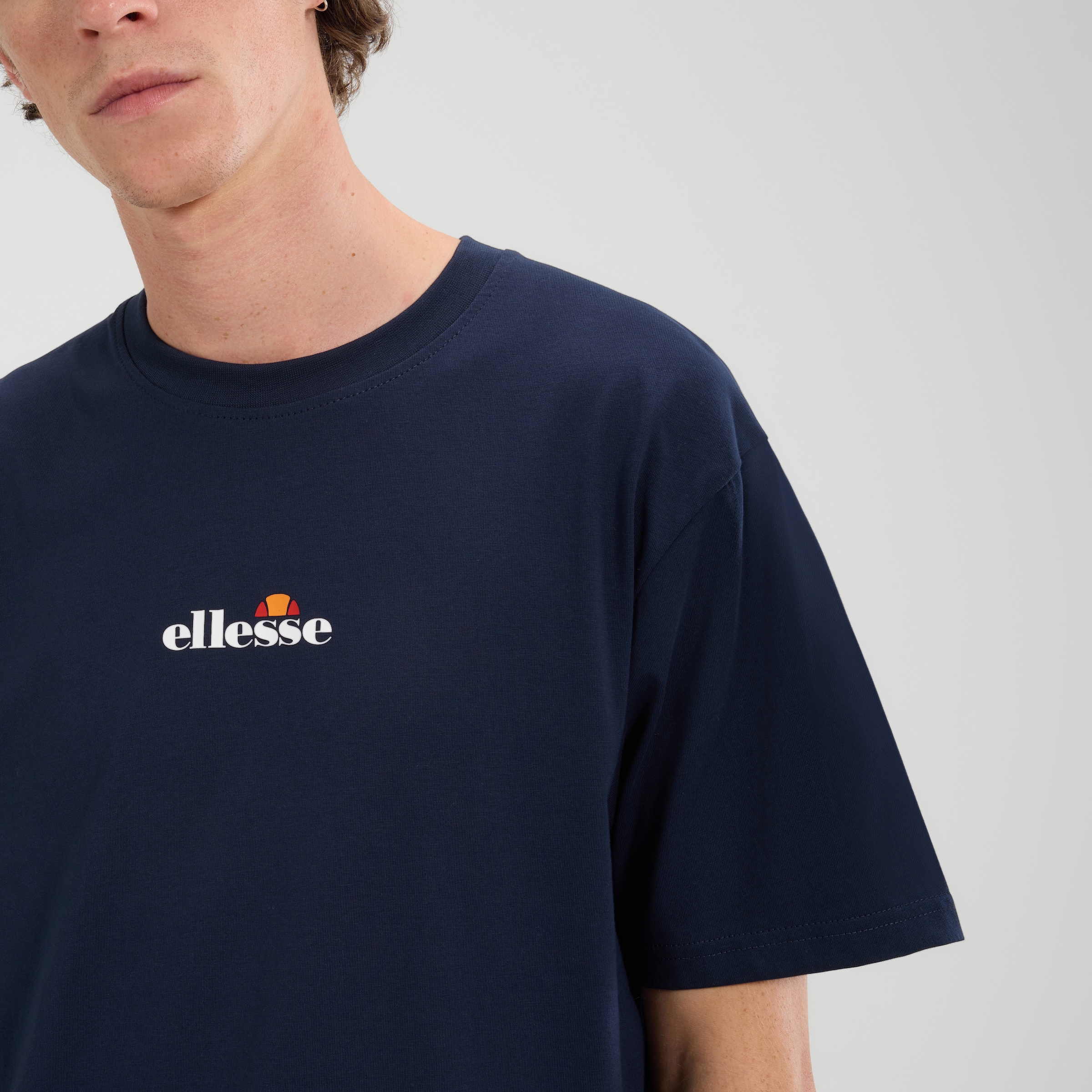 Ellesse T-Shirt »Ollio 2 Tee« sportlicher Stil, mit Rundhalsausschnitt, Kurzarm-Design