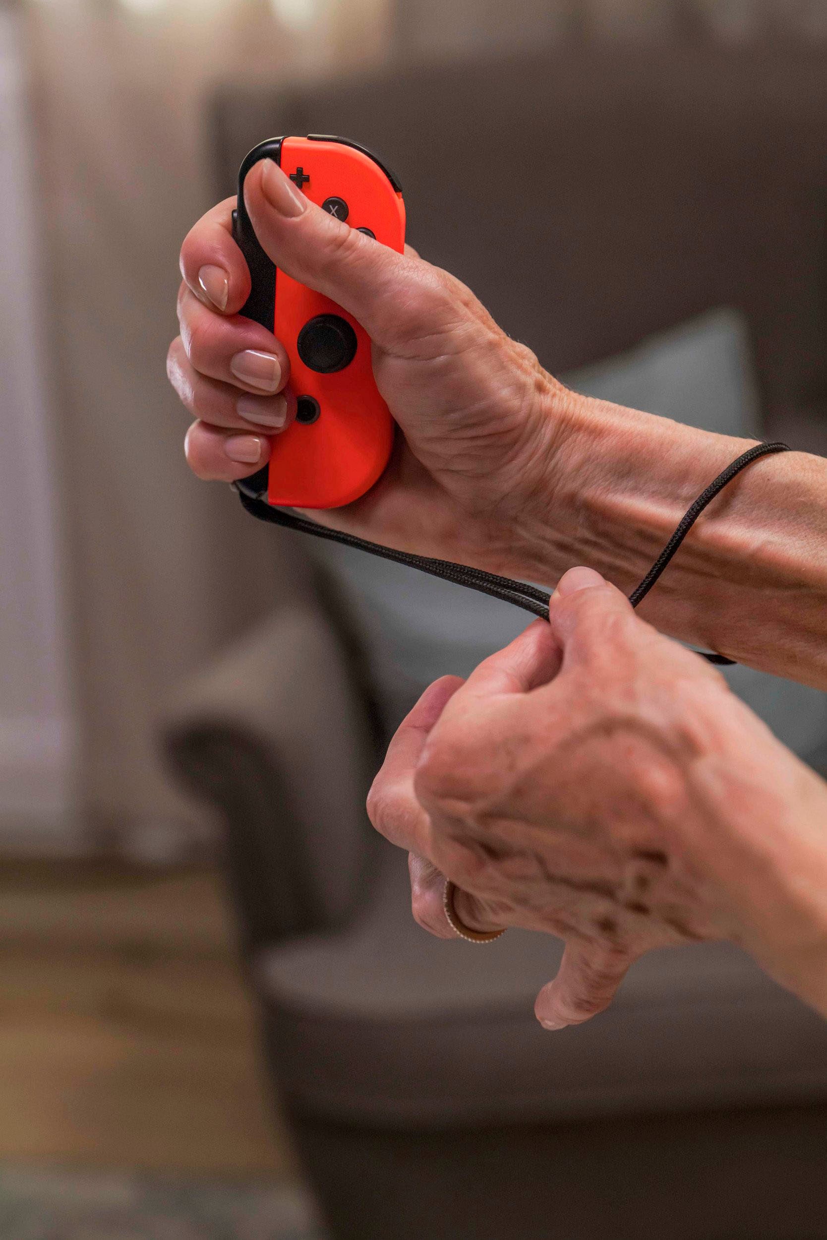 Nintendo Switch Spielekonsole »Switch Neon r/b + Gratis Big Brain Academy + Everybody 1-2-Switch!«