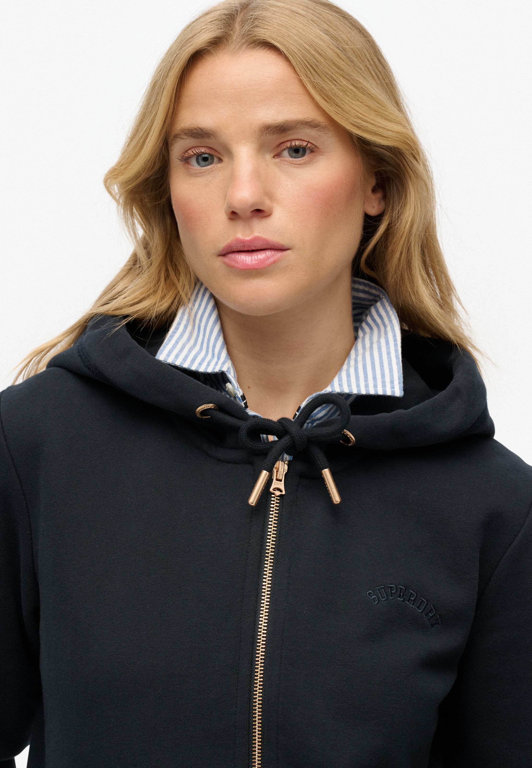 Superdry Kapuzensweatjacke »Essential Logo Ziphood Hb« Mit Logostickerei