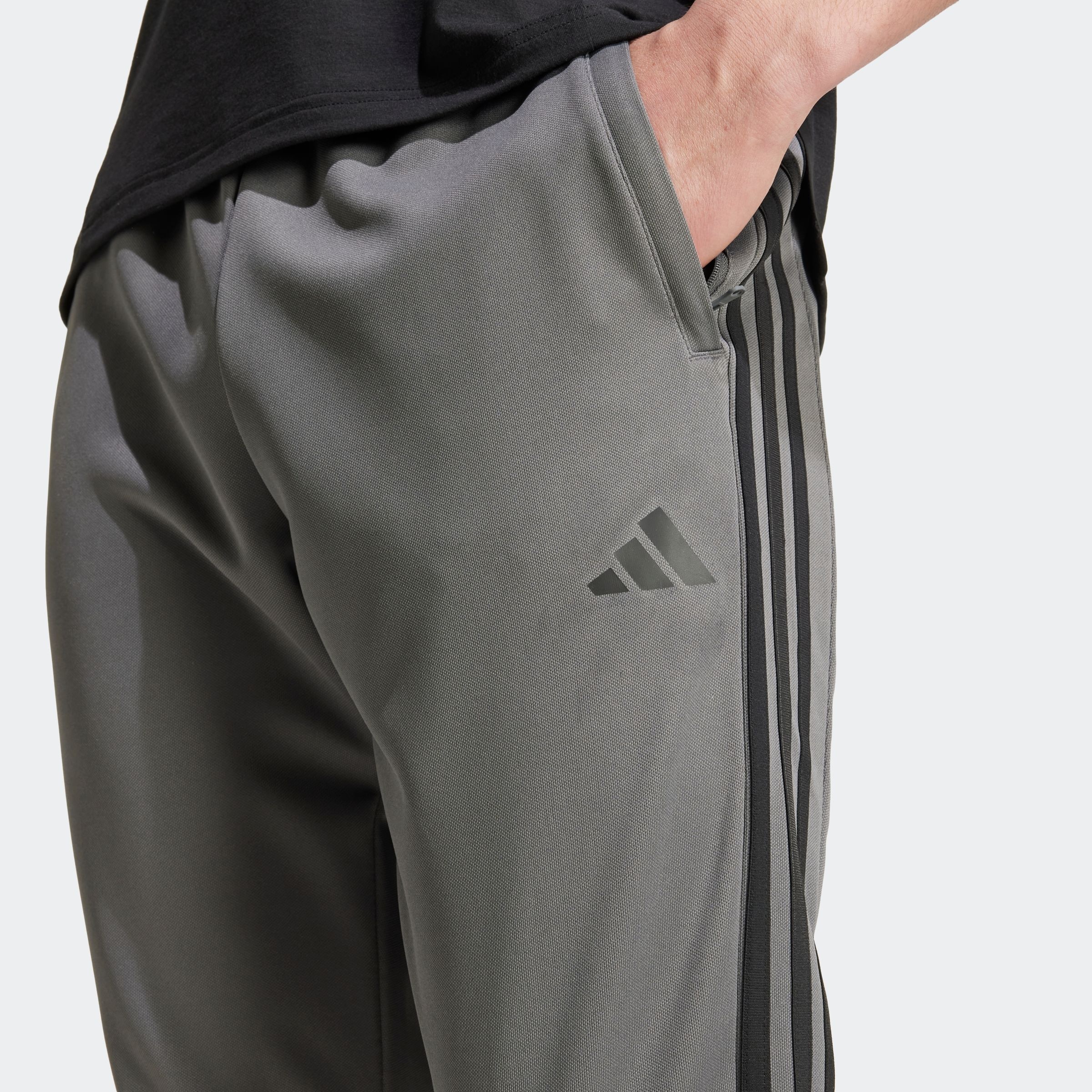 adidas Performance Sporthose »TRAIN ESSENTIALS 3STREIFEN«, (1 tlg.), atmungsaktive Trainingshose