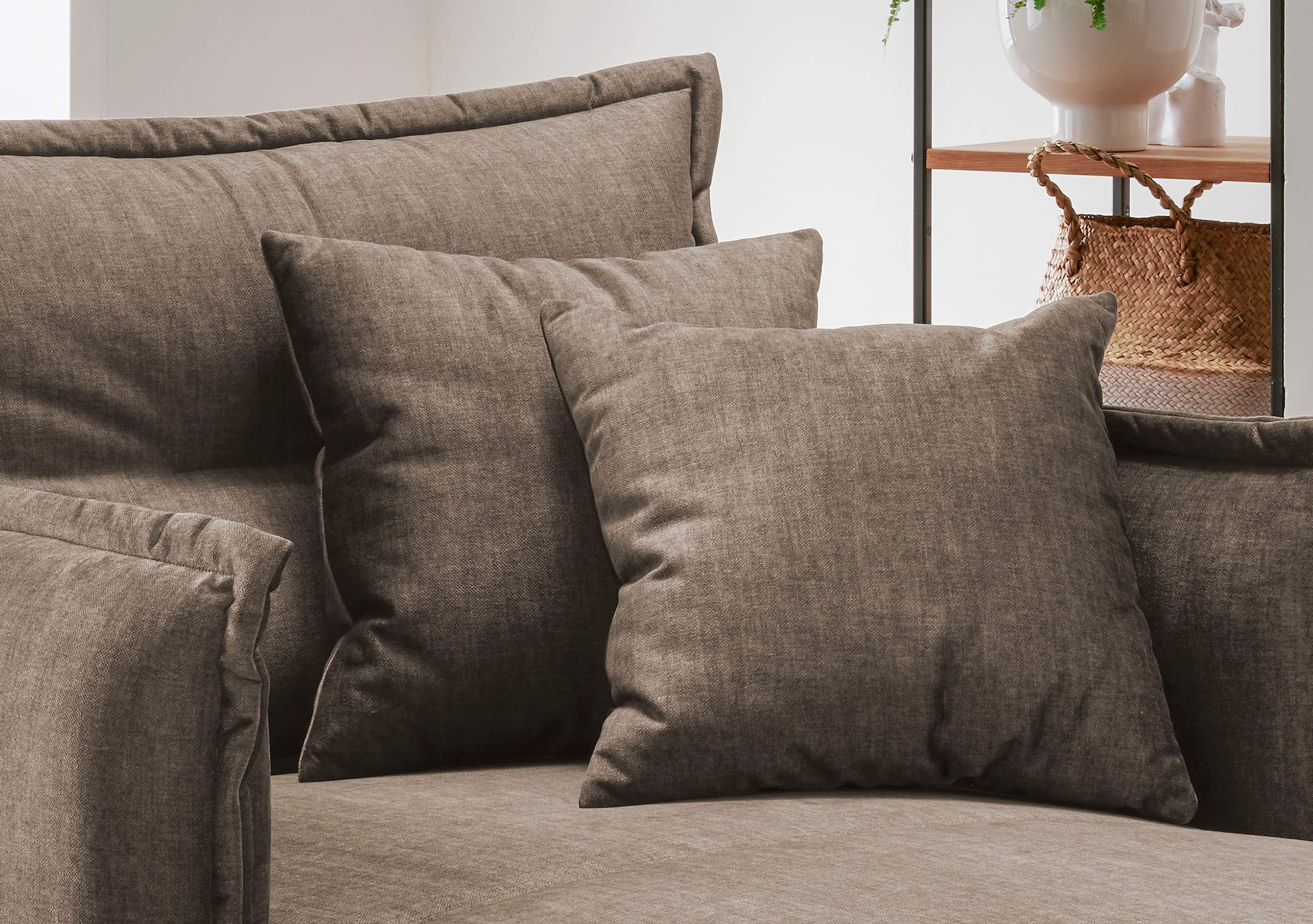 INOSIGN Loveseat »Lazio« moderner Sessel mit einer bequemen Polsterung, 2 Stk. Zierkissen