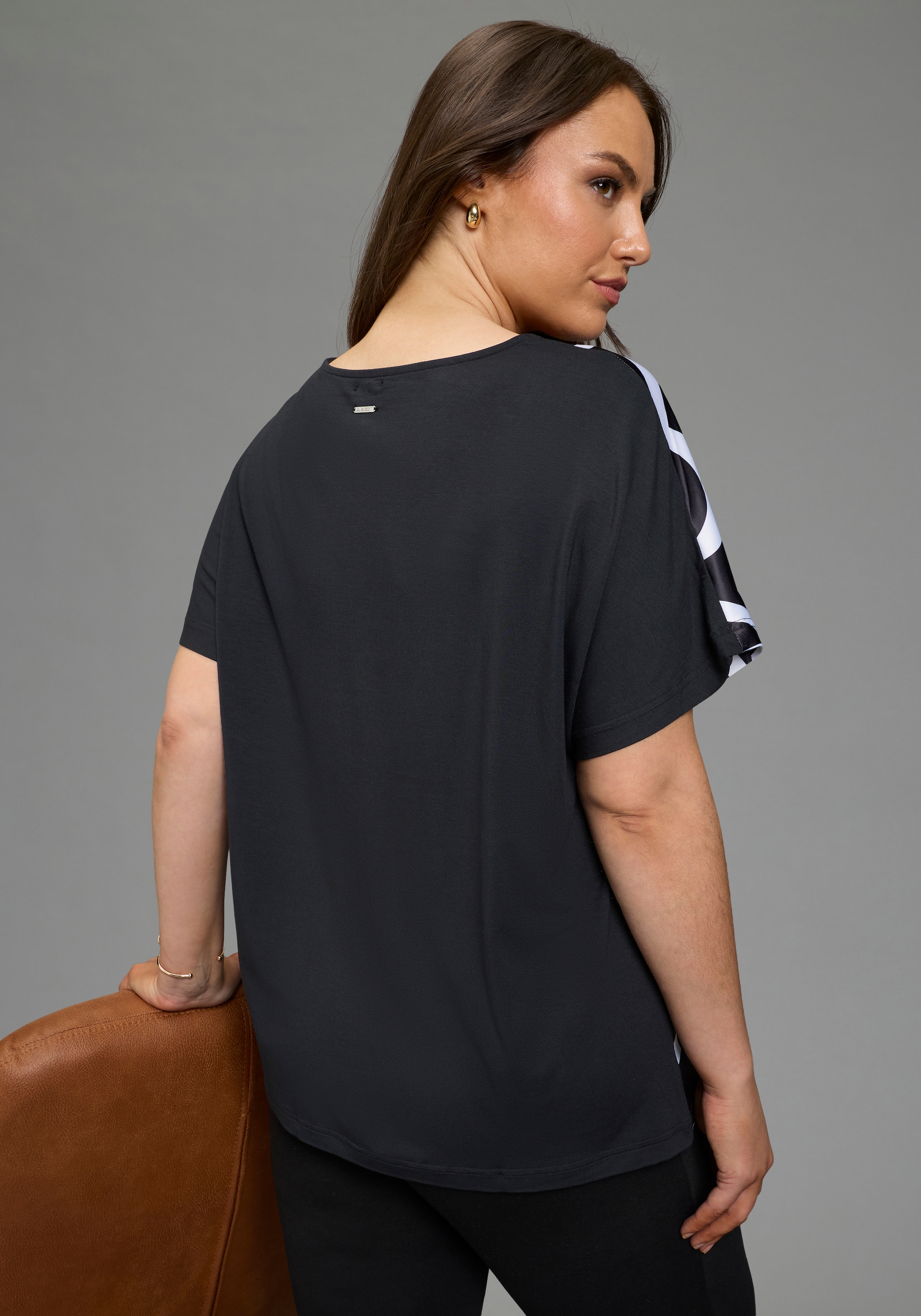 Laura Scott CURVE Satinbluse gemustert, casual Stil, mit Rundhalsausschnitt, Kurzarm