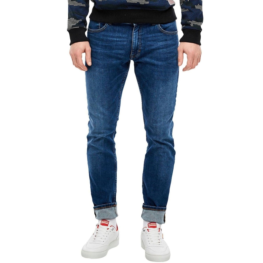 Q/S by s.Oliver Straight-Jeans »RICK« leichte Used-Waschung