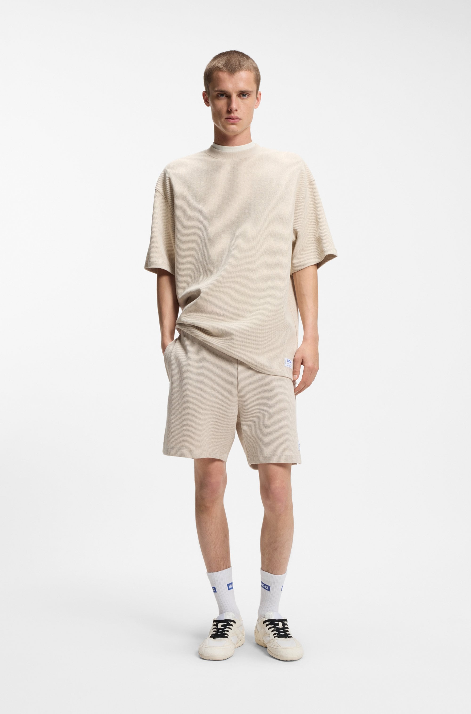 HUGO Blue T-Shirt »Nuwaffle« Rundhalsausschnitt, Regular Fit, dezentes Waffelmuster