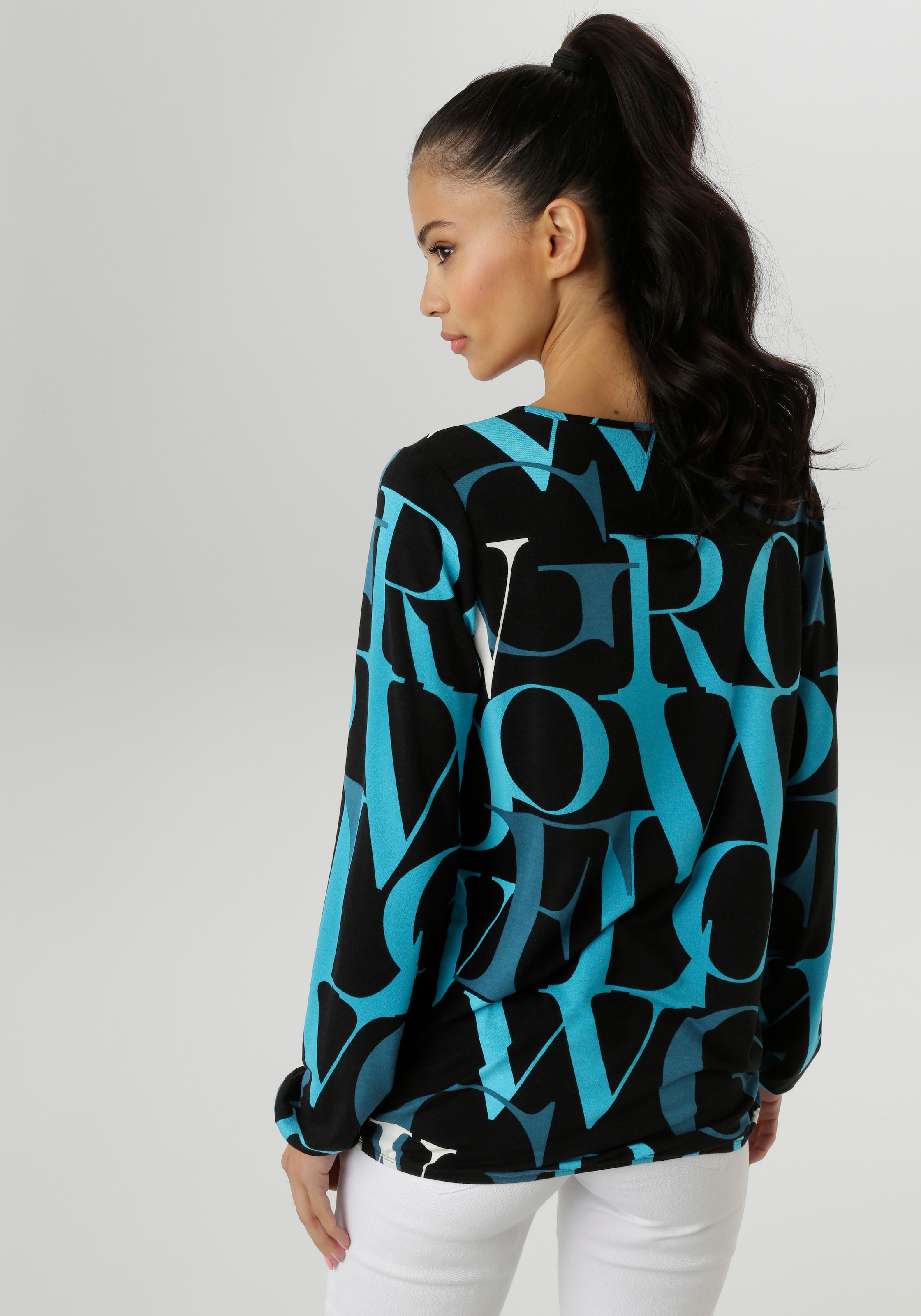 Aniston SELECTED Langarmshirt, mit Cut-out und trendy Buchstabendruck - NEUE KOLLEKTION
