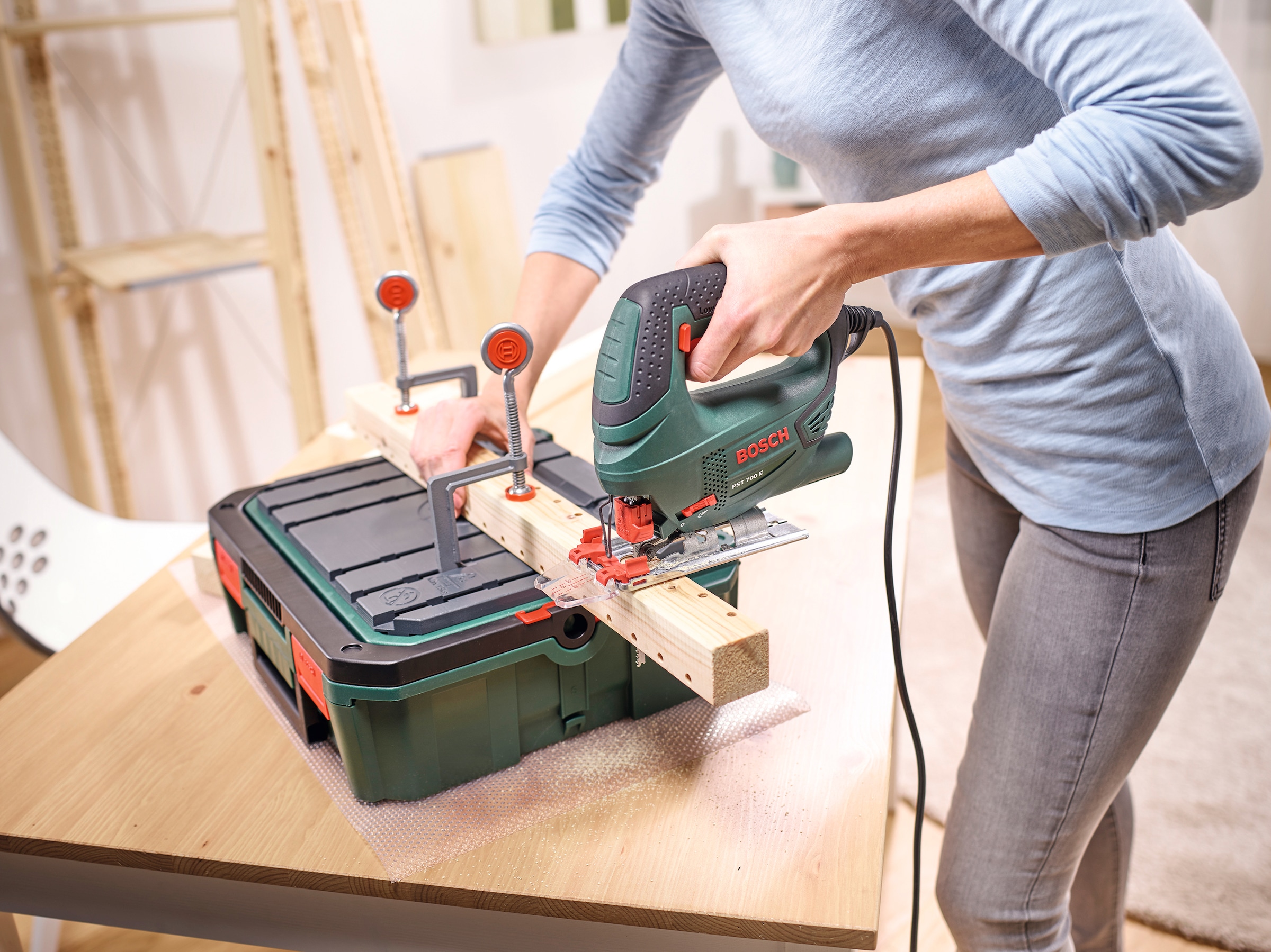 Bosch Home & Garden Stichsäge »PST 700 ReadyToSaw«, Systembox als mobile Werkbank, inkl. Zubehör