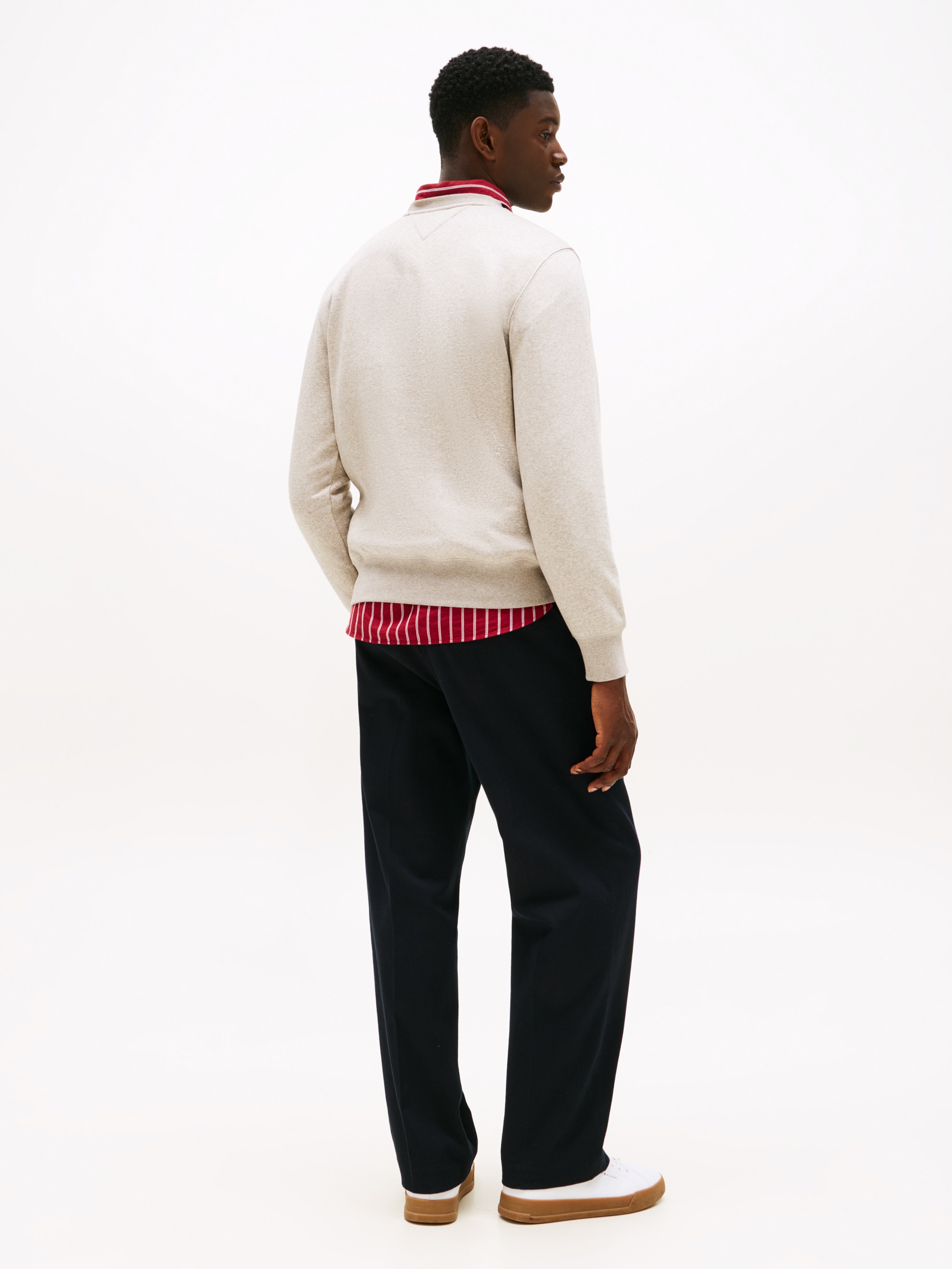 Tommy Hilfiger Sweatshirt »TOMMY LOGO SWEATSHIRT«, mit klassischem Rundhalsausschnitt