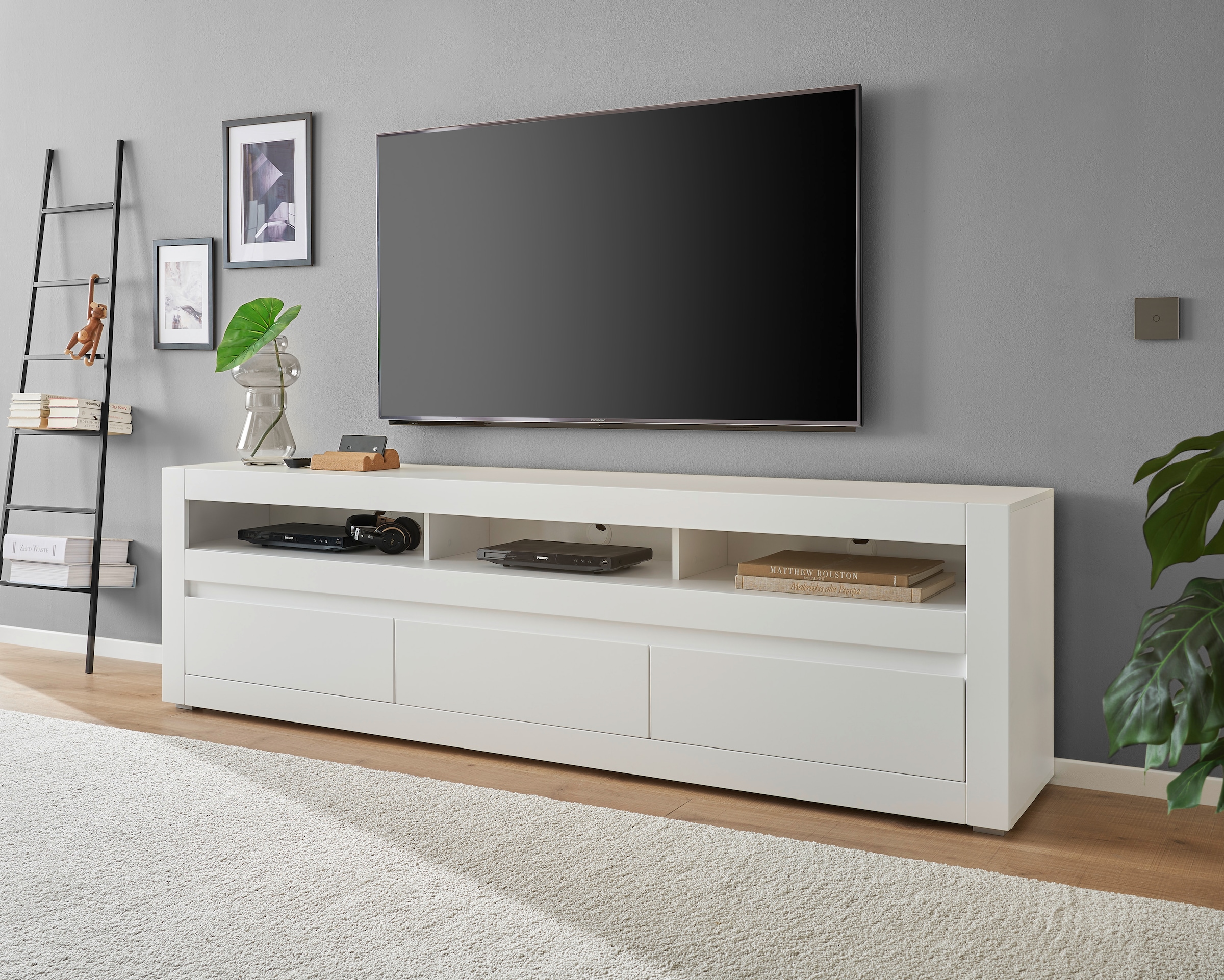 Home affaire Lowboard »Chester, moderner TV-Unterschrank, Kommode mit Stauraum, Weiß Matt« 1 Stk. tlg. austauschbare Blende in Griffleiste, zeitloses Design, 217 cm breit