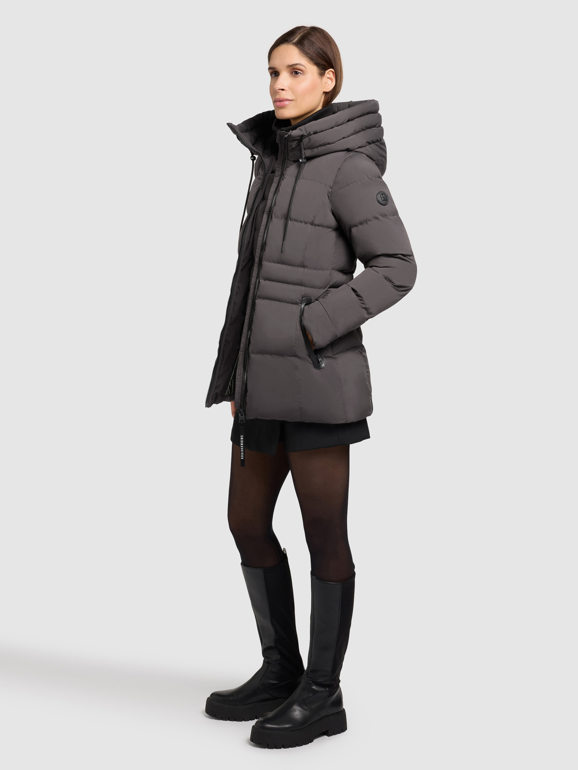 khujo Steppjacke »MATLA« mit Kapuze Reißverschlusstaschen mit Fleecefutter, eine Ärmeltasche