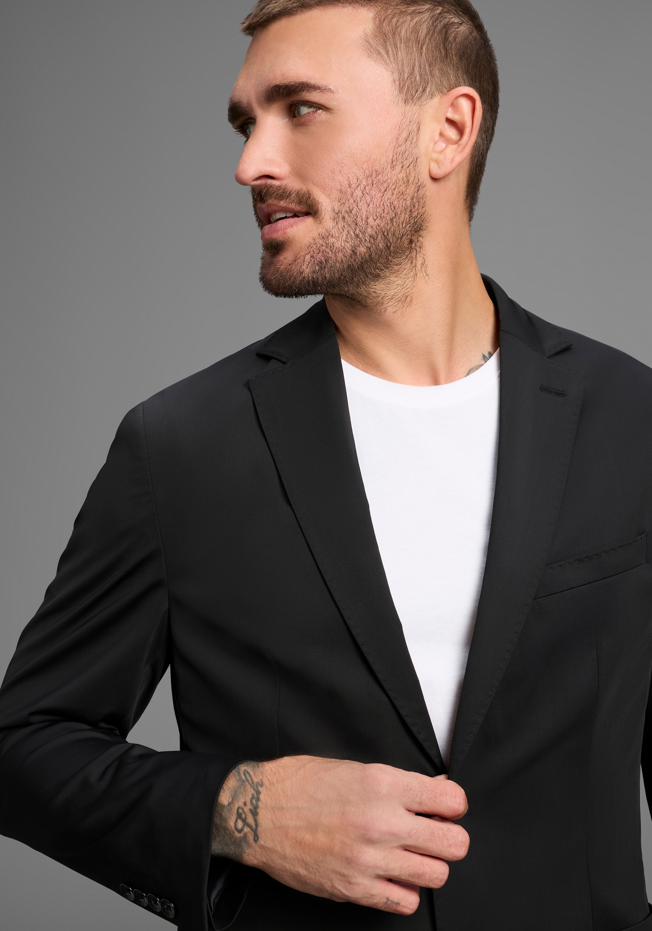Bruno Banani Anzug »Packable Suit, Anzug« Sakko & Hose, 2 tlg. slim fit perfekt für Reisen! immer Top gestylt ohne Knitterfalten
