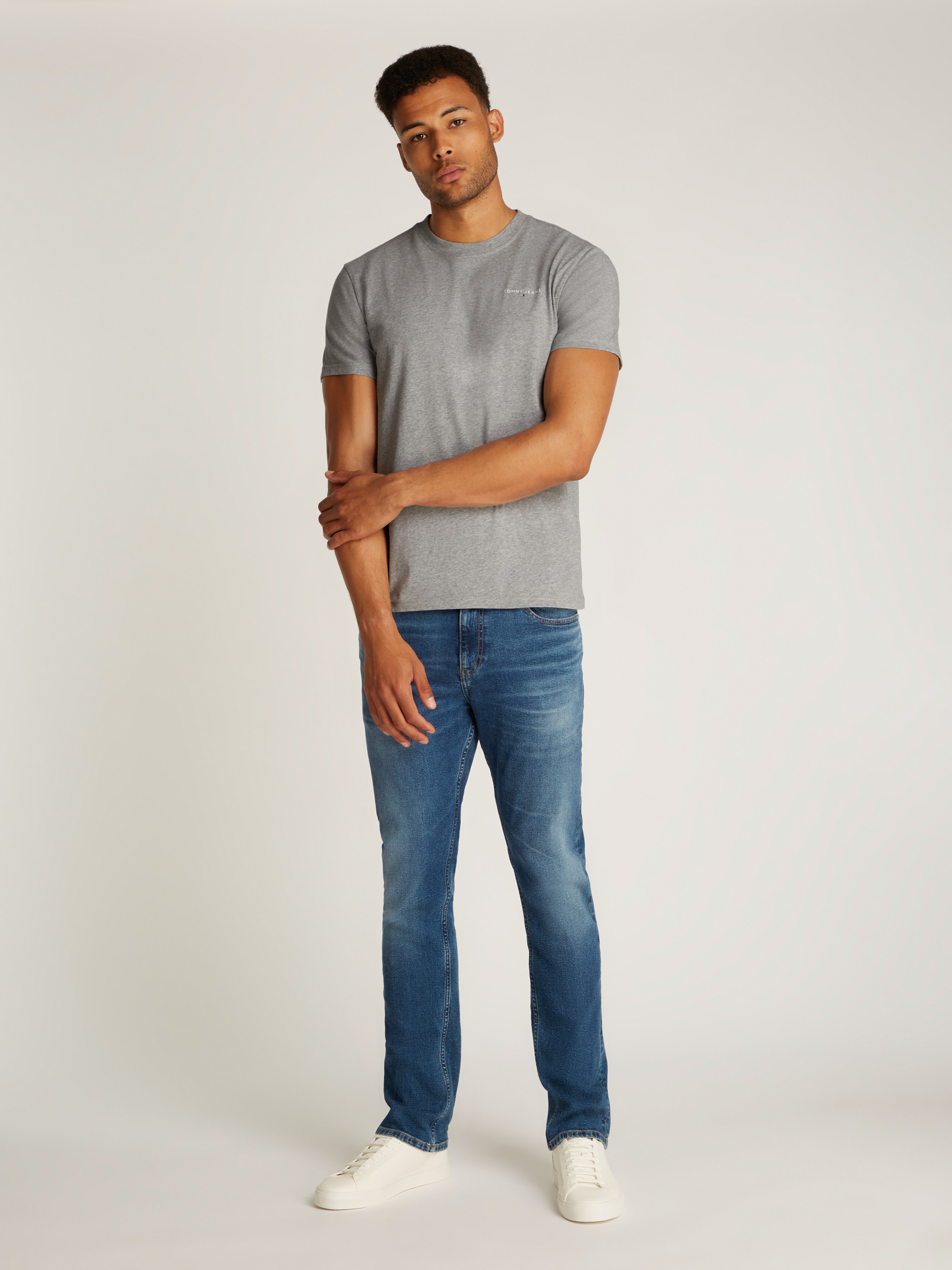 Tommy Jeans Plus Rundhalsshirt »TJM SLIM LINEAR CHEST SS TEE EXT«, in Großen Größen, Logodruck