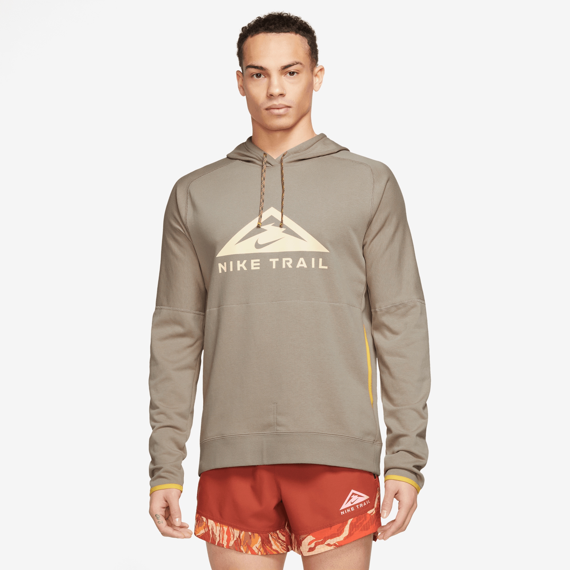 Nike Kapuzensweatshirt DRI FIT TRAIL MAGIC HOUR MEN S PULLOVER TRAIL RUNNING HOODIE bei Universal.at