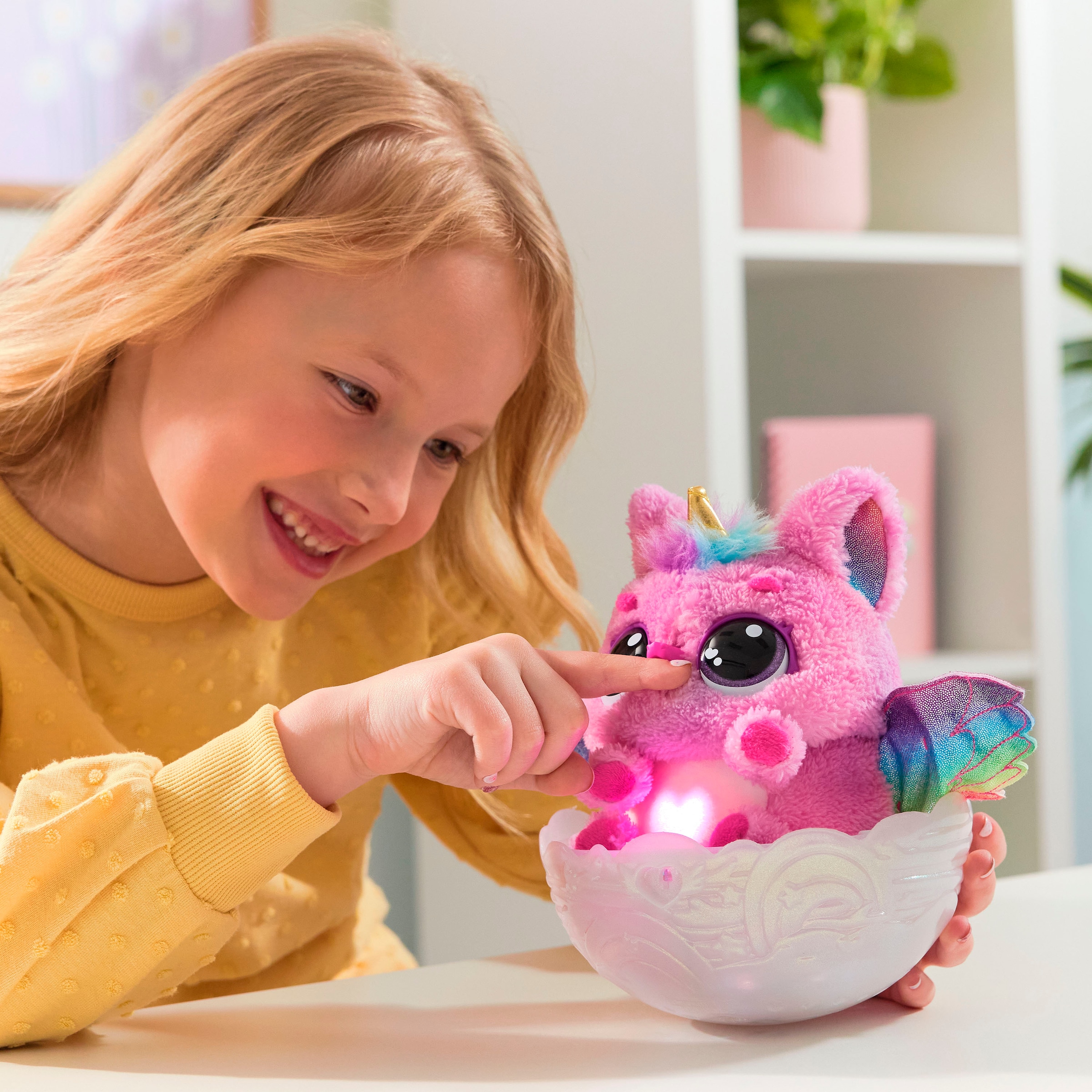 Spin Master Spielfigur »Hatchimals Alive Mystery Ei Pufficorn«, mit Licht und Sound