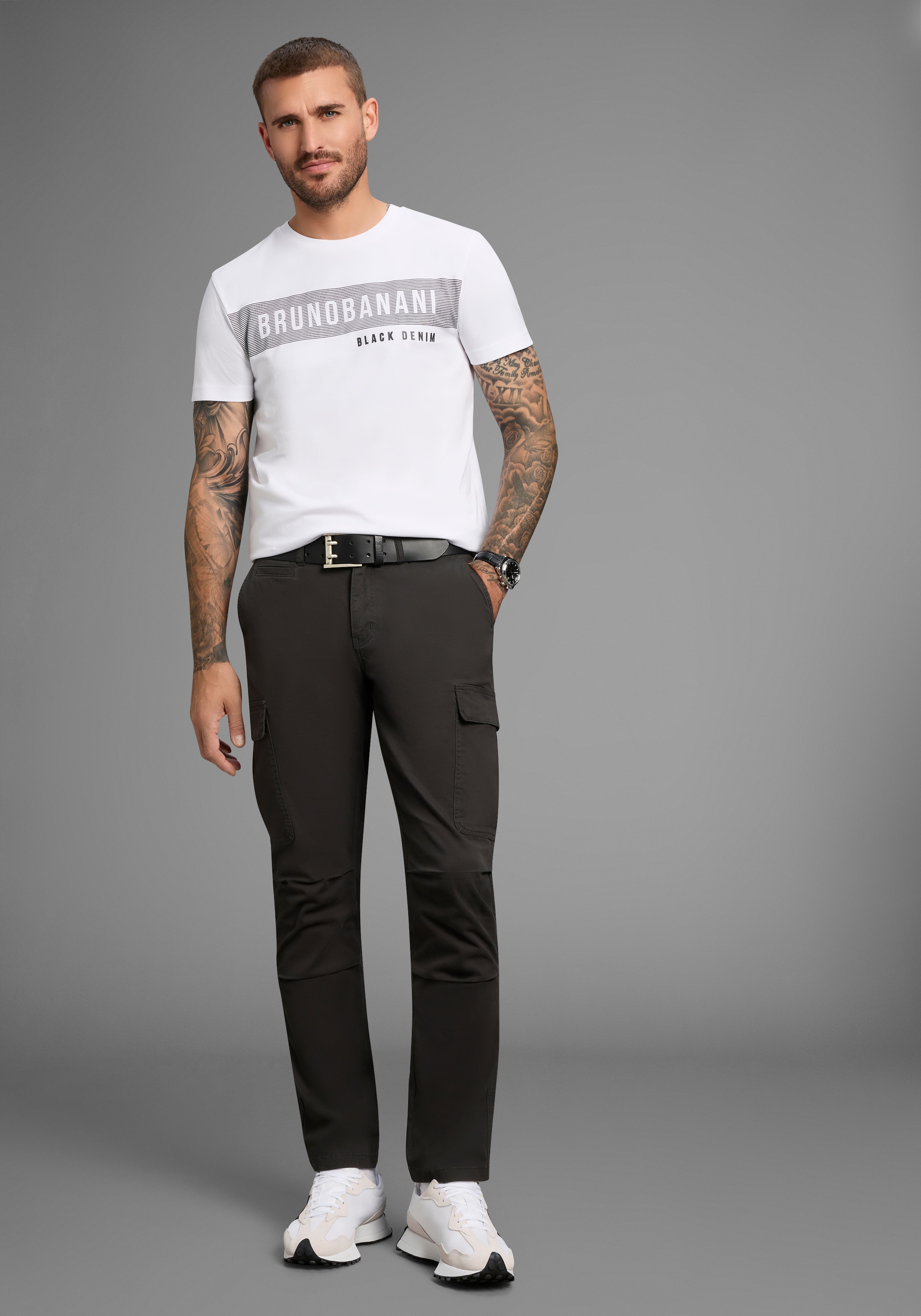Bruno Banani Cargohose  moderne Passform, eng anliegende Cargotaschen
