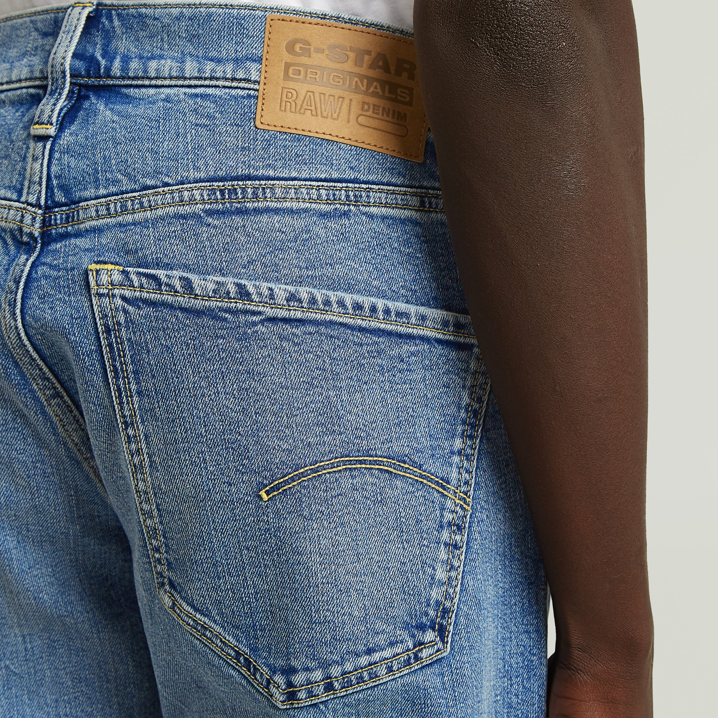 G-STAR Straight-Jeans »Mosa Straight« mit hellen Nähten