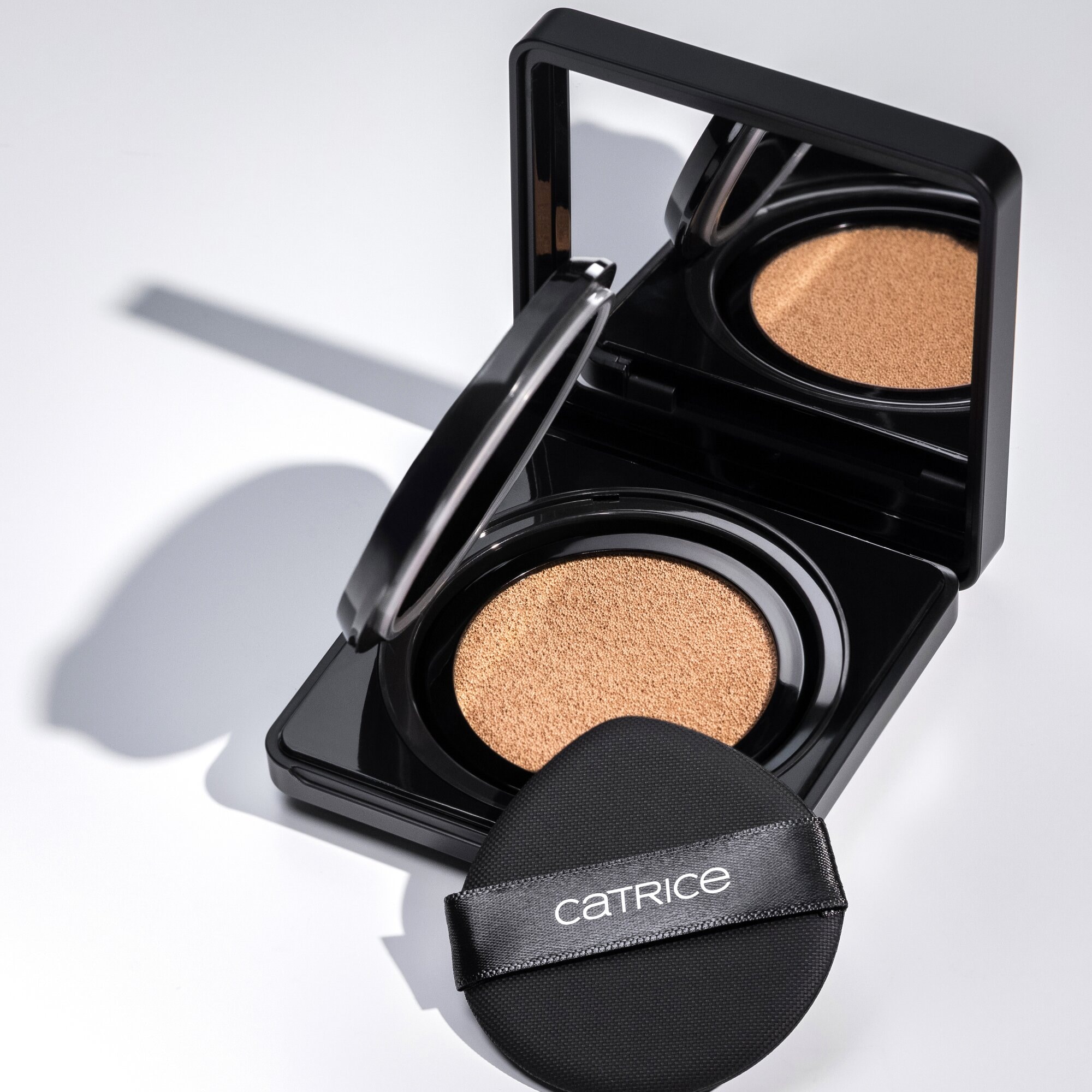 Catrice Foundation »Invisible Cover Cushion Foundation«