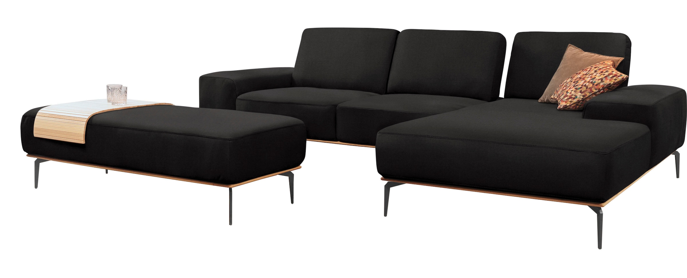 W.SCHILLIG Ecksofa »run, Designsofa mit tollem Sitzkomfort, bequem, L-Form«, mit Holzsockel, Füße in Schwarz pulverbeschichtet, Breite 319 cm