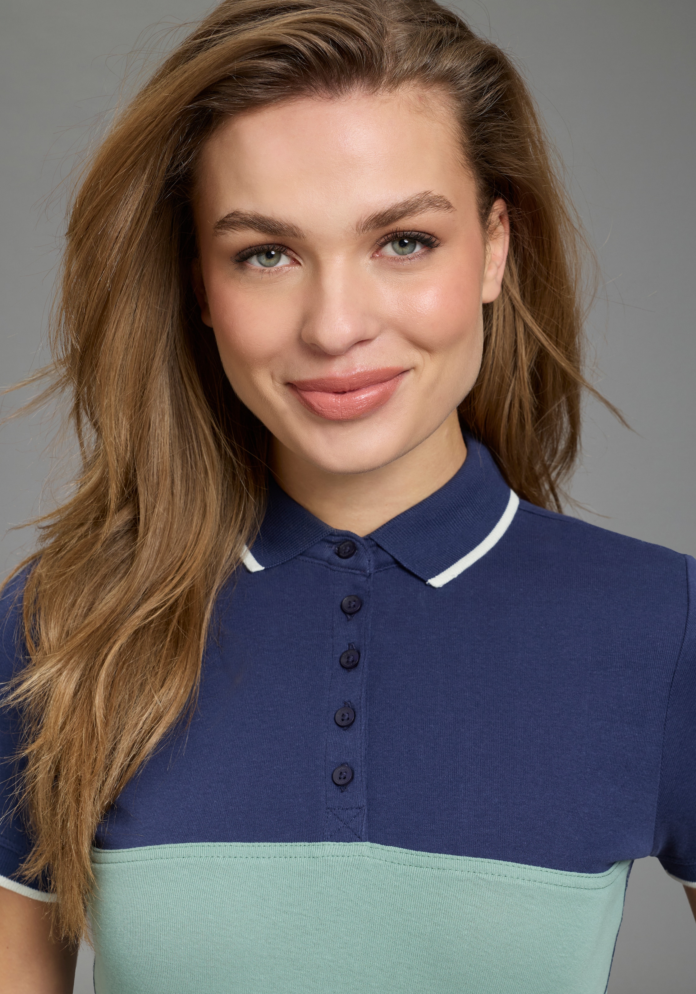 KangaROOS Poloshirt Kurzarm,  figurbetonter Schnitt,  Colourblocking-Optik,  Polokragen