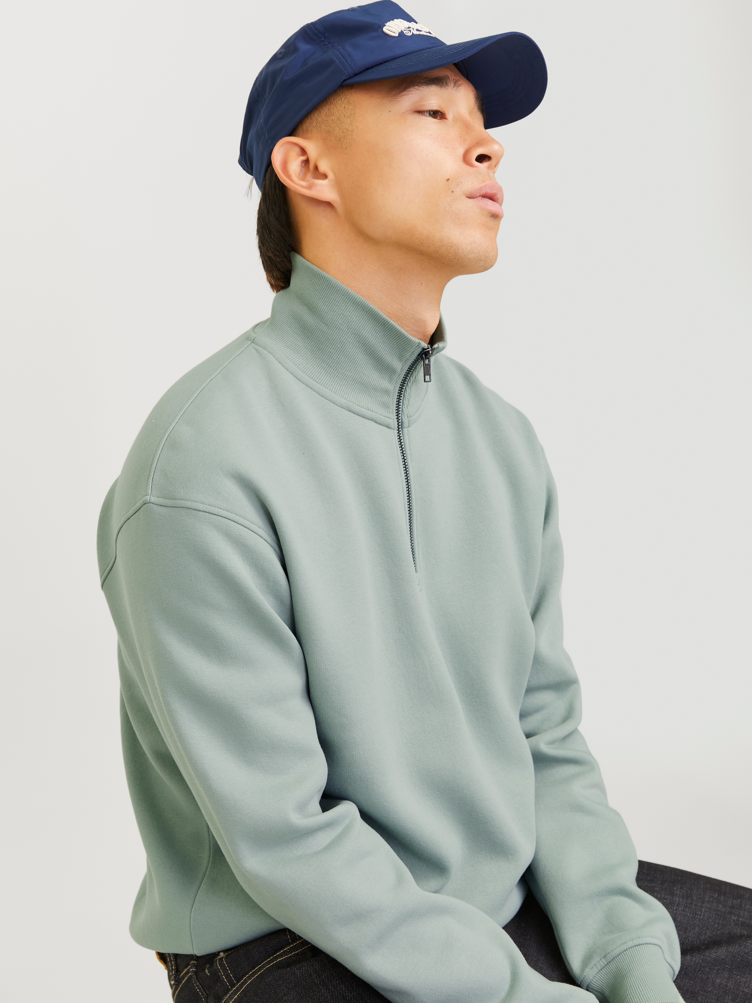 Jack & Jones Sweatshirt »JJEBRADLEY SWEAT HALF ZIP NOOS«, mit Troyer Kragen