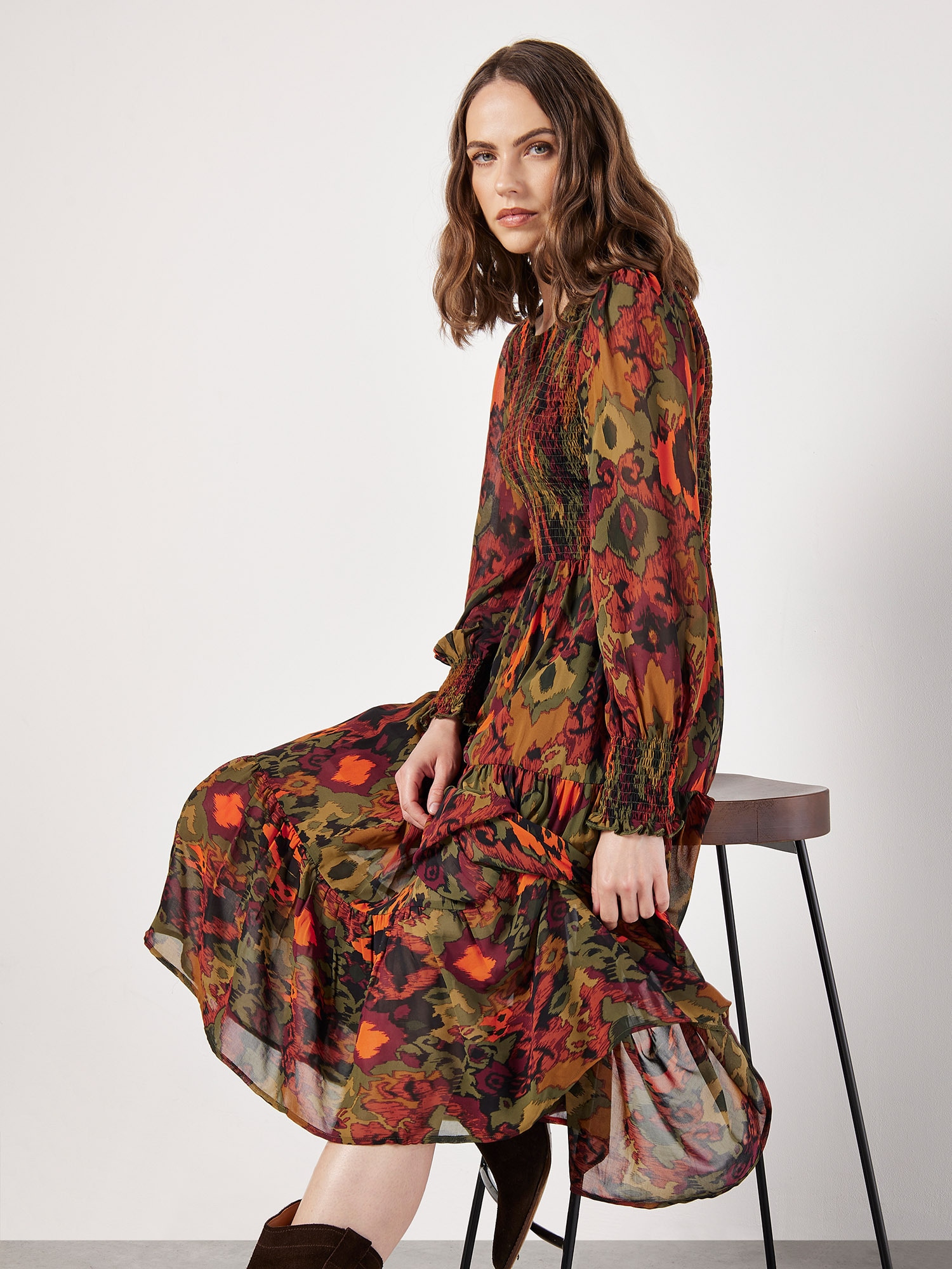 Apricot Druckkleid »gemustertes Etagenkleid« mit Smokdetails
