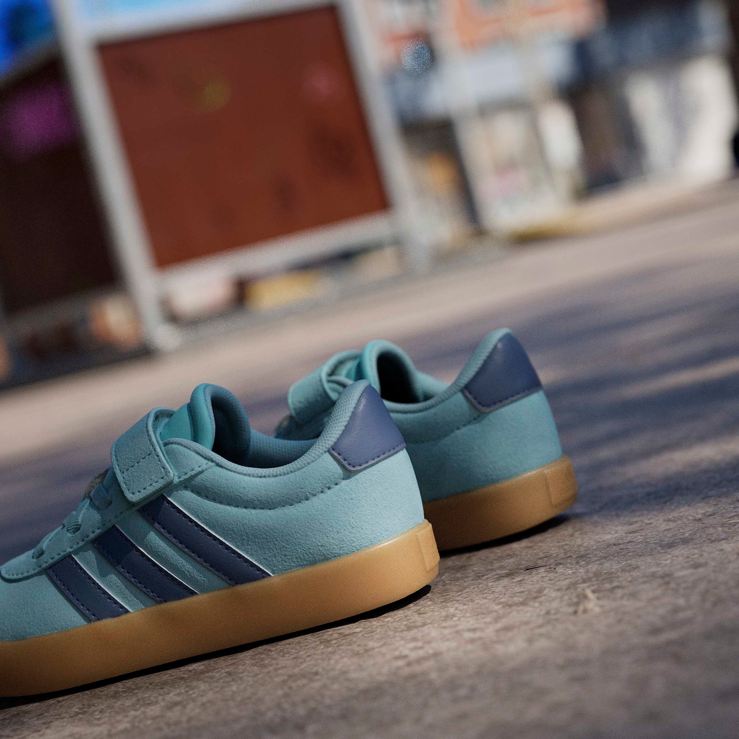 adidas Sportswear Sneaker »VL COURT 3.0«  inspiriert vom Design des adidas samba, für Kinder & Jugendliche