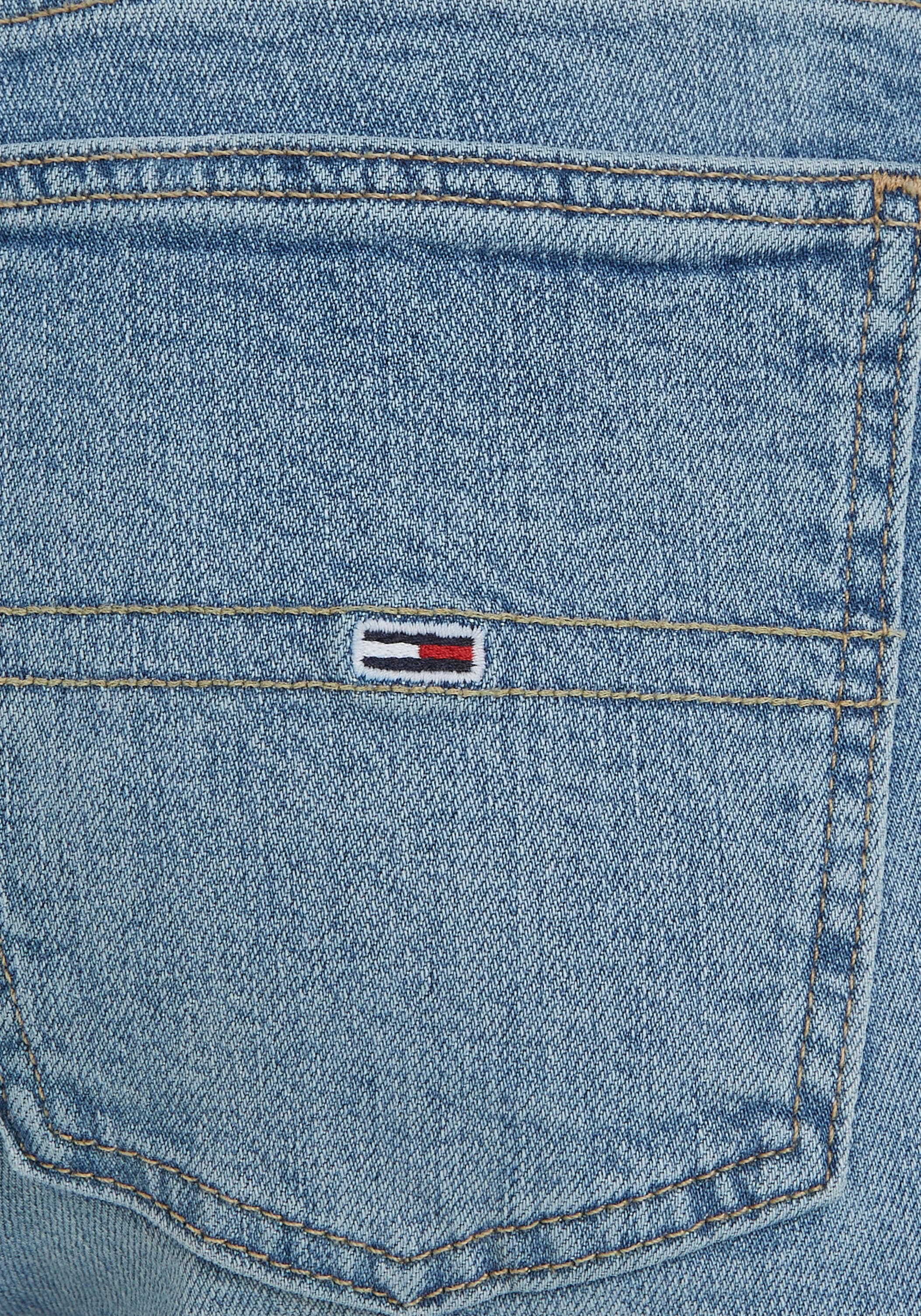 Tommy Jeans Bequeme Jeans »Sophie Low Wais Flare Wide«, mit Ledermarkenlabel