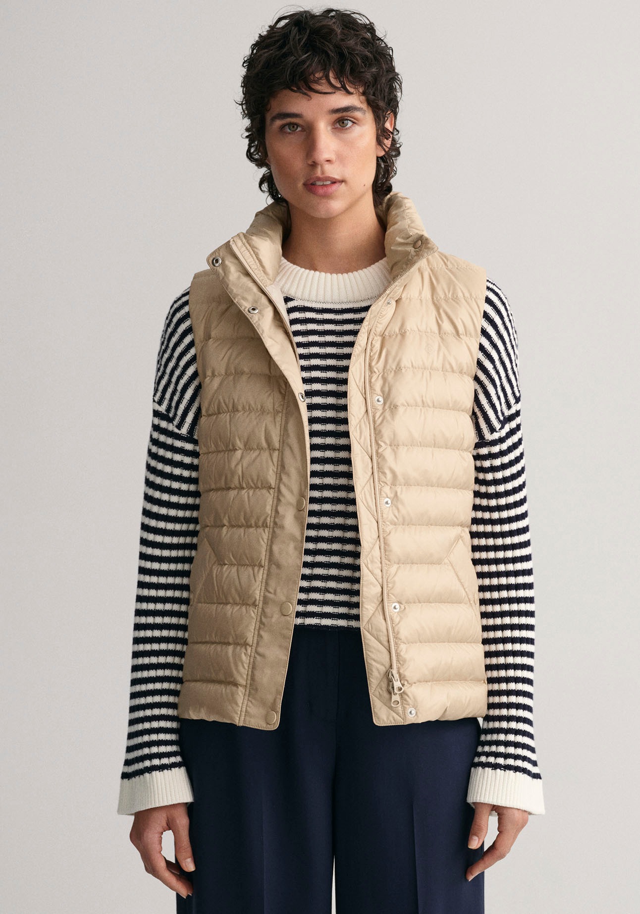 Gant Steppweste »Light Gilet«, hergestellt aus recycelten Synthetikstoffen kaufen