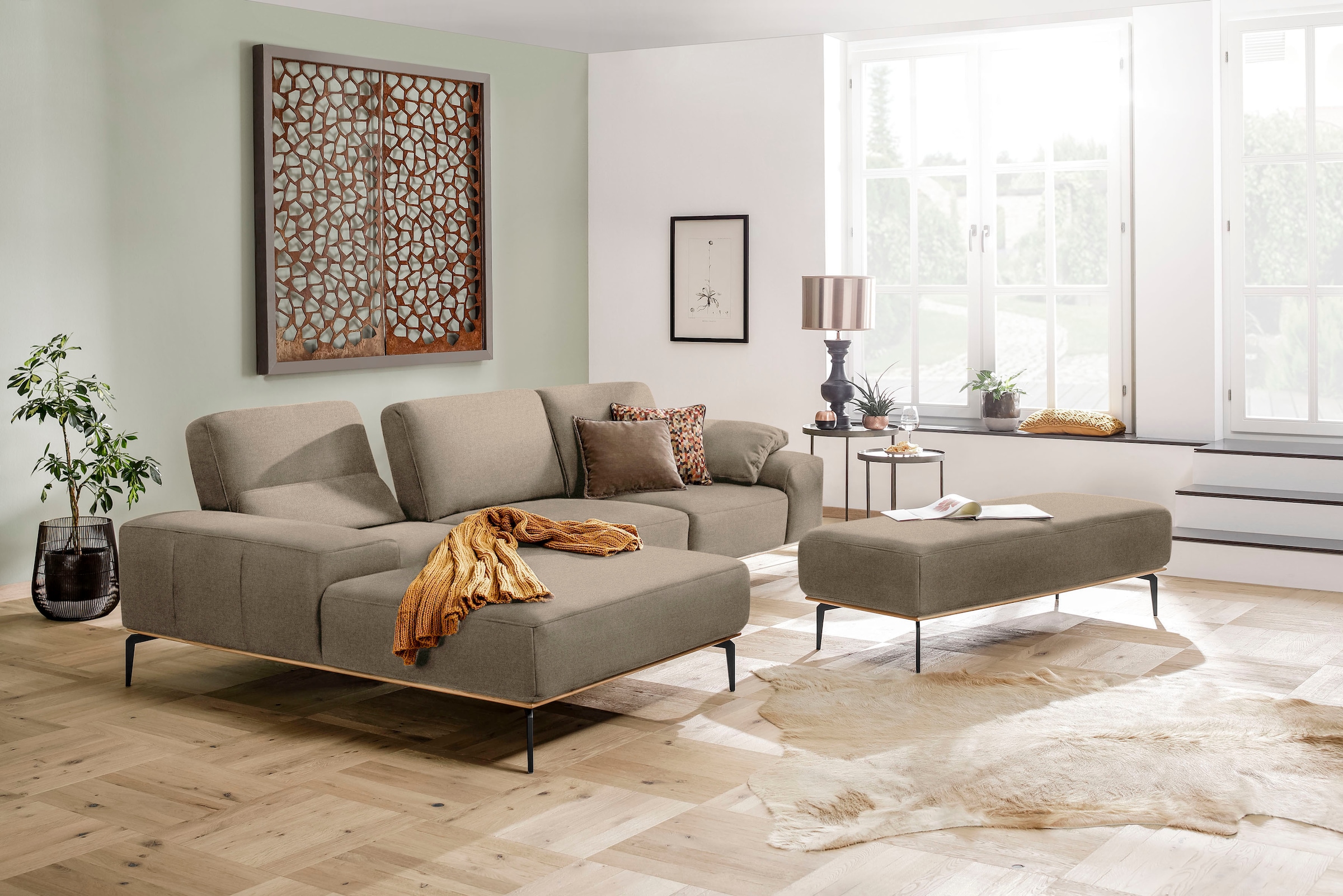 W.SCHILLIG Ecksofa »run, Designsofa mit tollem Sitzkomfort, bequem, L-Form«, mit Holzsockel, Füße in Schwarz pulverbeschichtet, Breite 319 cm
