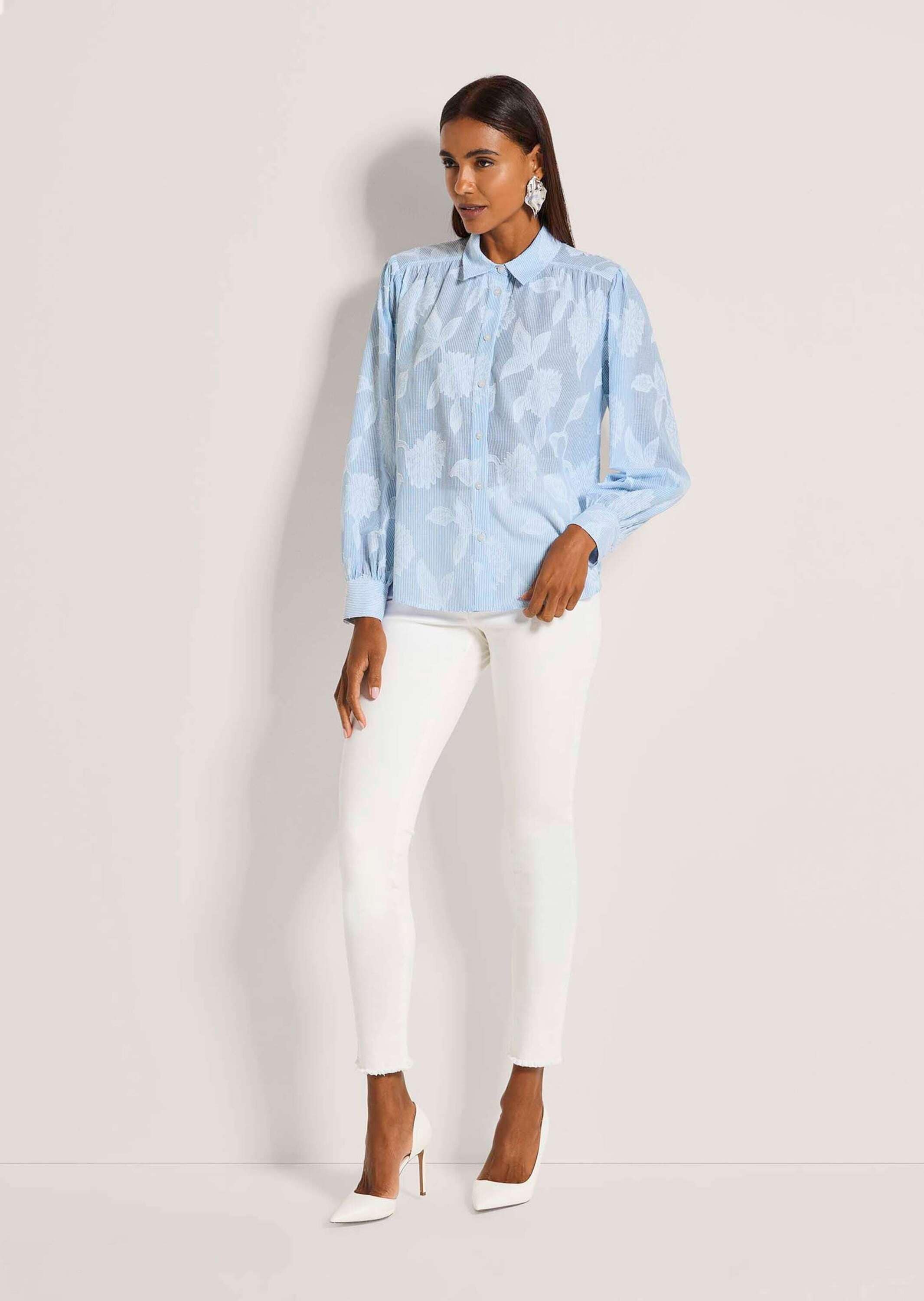 MADELEINE Hemdbluse »Hemdbluse Ausbrennerbluse mit Blütenmotiv« Hemdbluse mit raffung an Passe Verder- und Rückteil