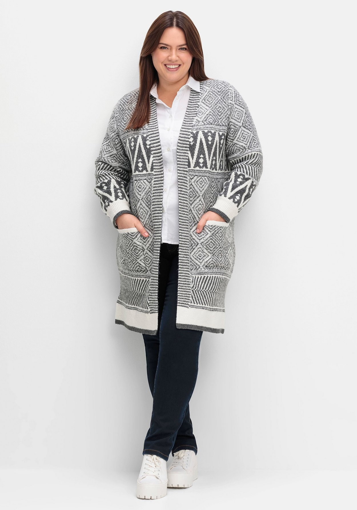 Sheego Longstrickjacke »Lange Strickjacke im Jacquard-Mustermix«, im Jacquard-Mustermix