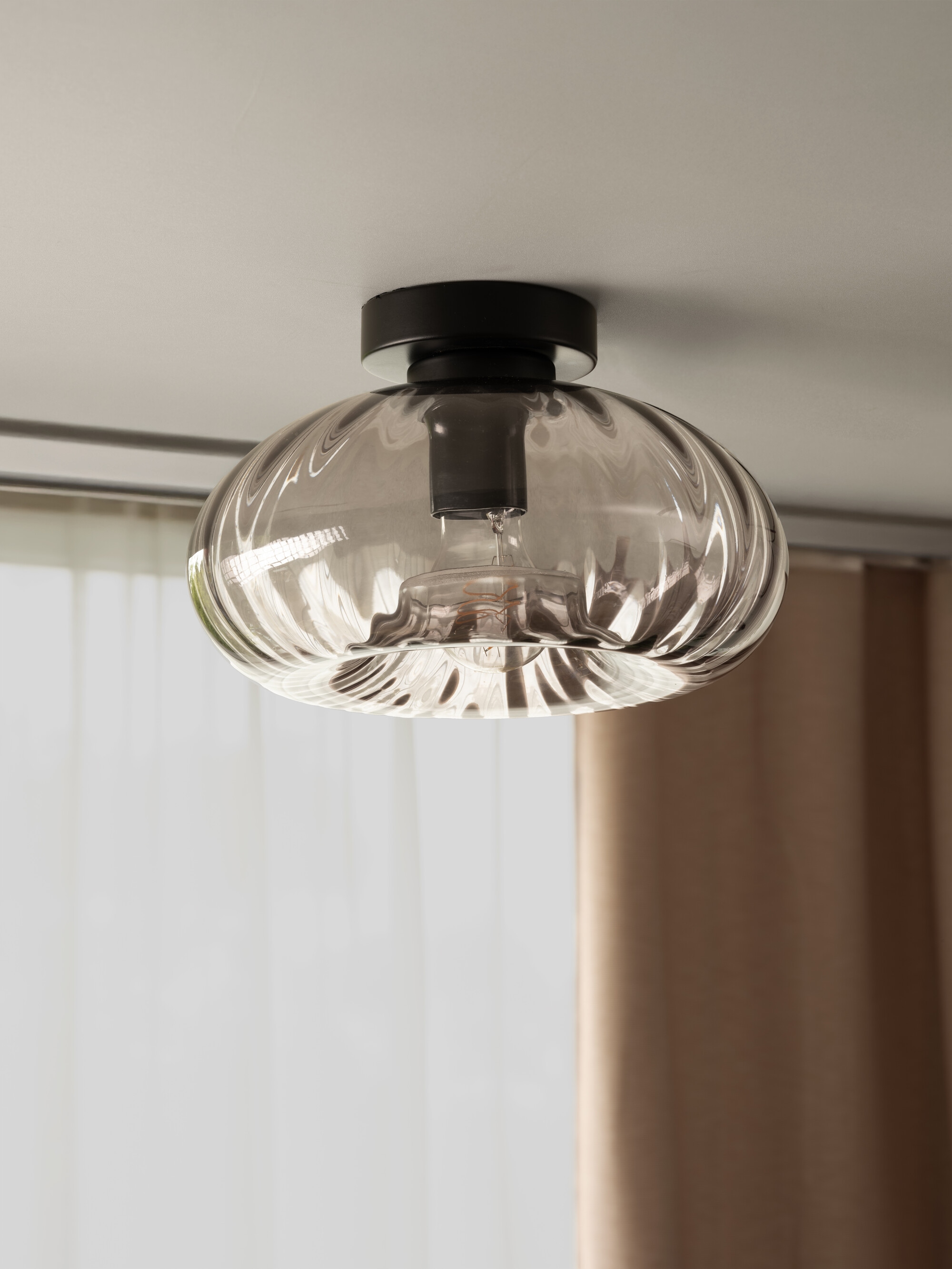 Osram Deckenleuchte »Decor Smoke Glass« E27 1 Stk. schwarz, E27, Stahl und Glas