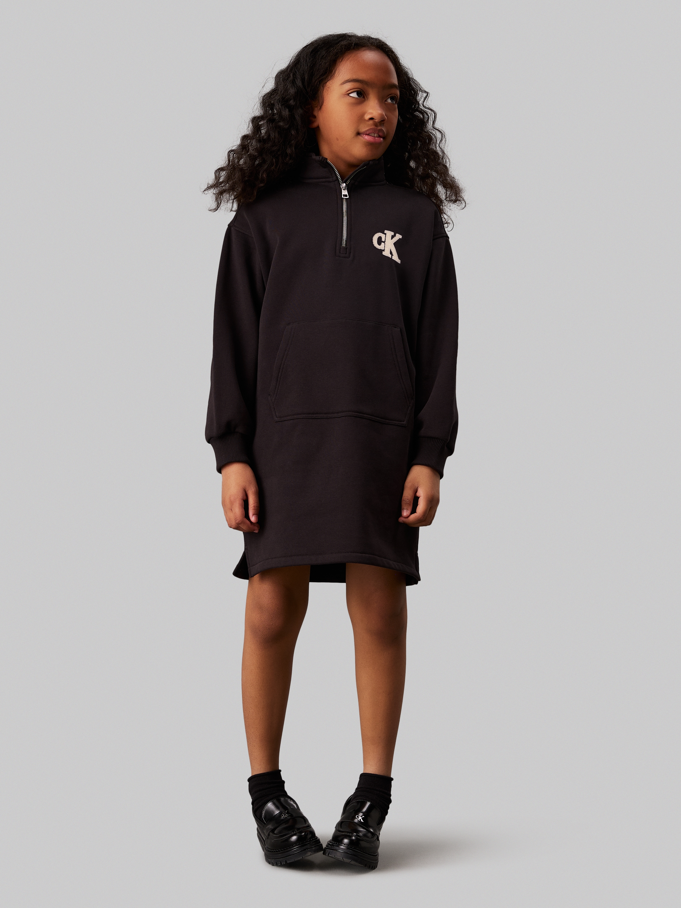 Sweatkleid »Teddy Monogram Zip Fleece Dress«, für Kinder bis 16 Jahre und mit Logopatch