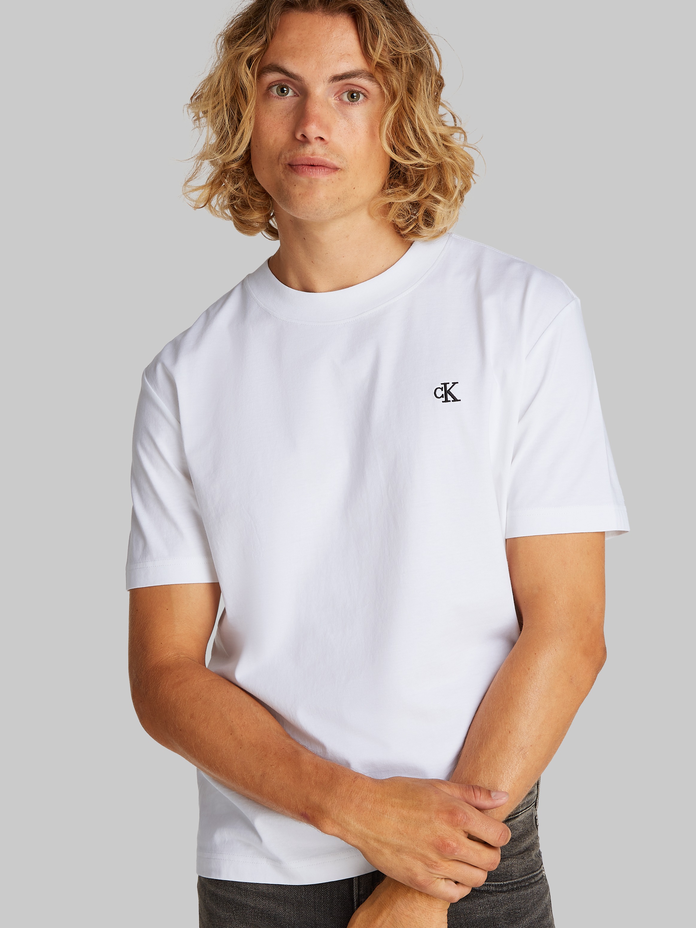 Calvin Klein Jeans T-Shirt »SERIF FONT GRAPHIC TEE«, mit großem Logo am Rücken