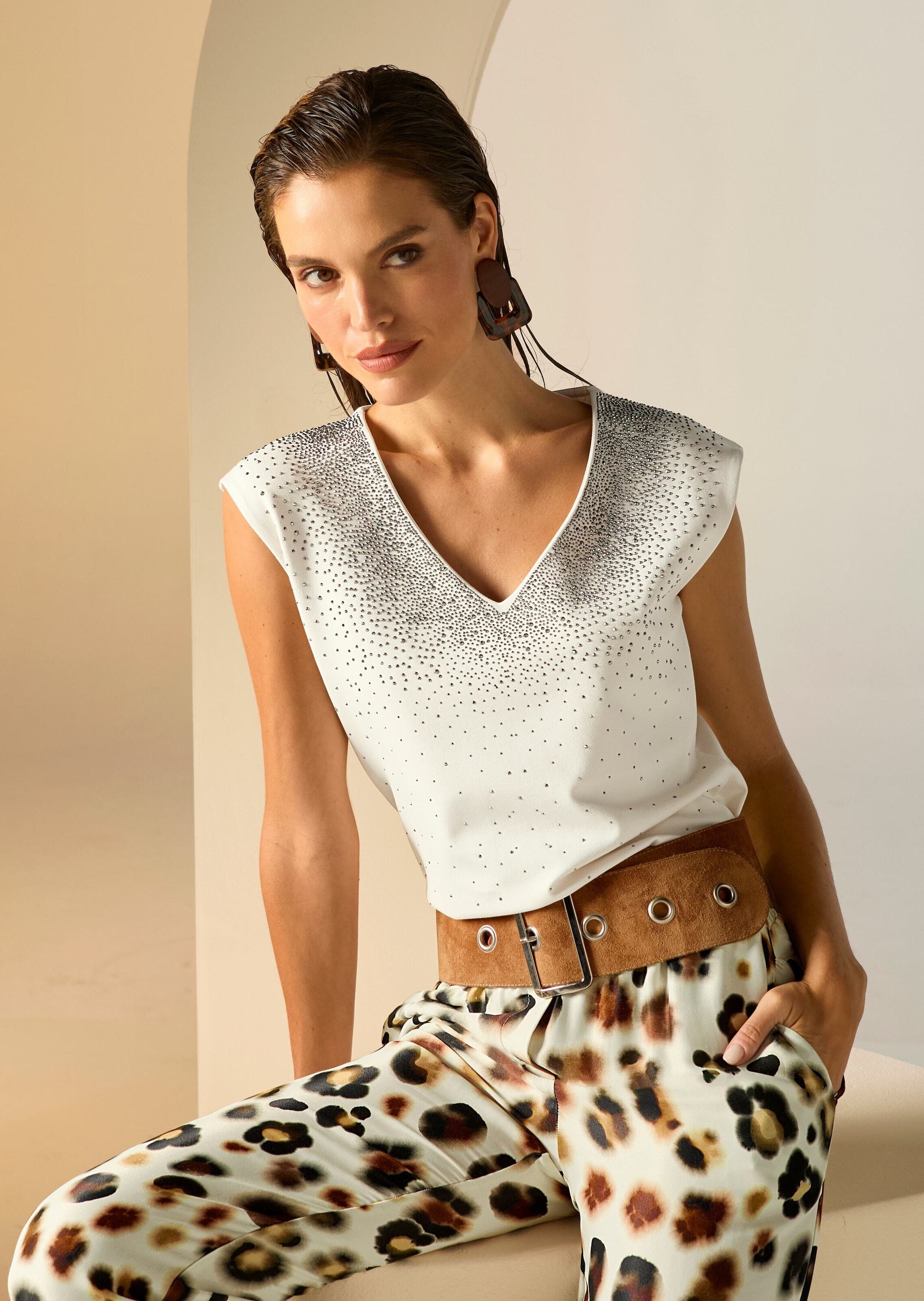 MADELEINE Kurzarmshirt »Shirt Elegantes Shirt mit V-Ausschnitt, ärmellos« Strass-Dekoration