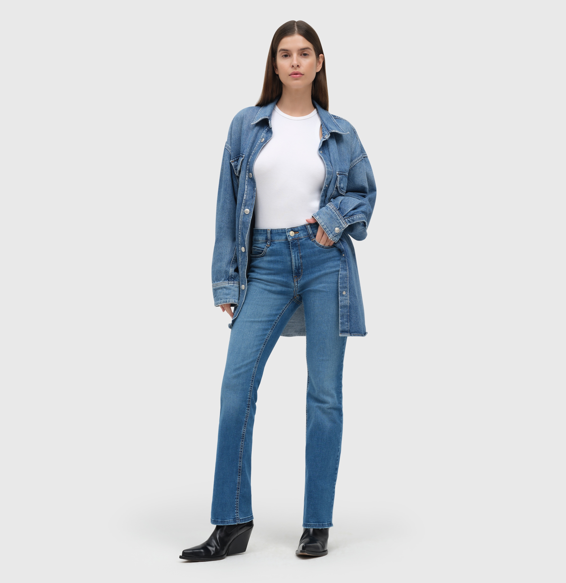 MAC Bootcut-Jeans »BOOT«, Modisch ausgestellter Saum