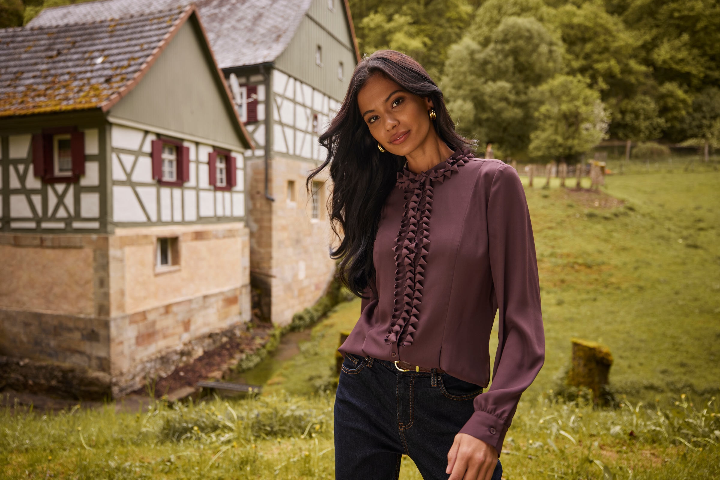 Aniston SELECTED 5-Pocket-Jeans in Straight-Form und dunkler, moderner Waschung - NEUE KOLLEKTION