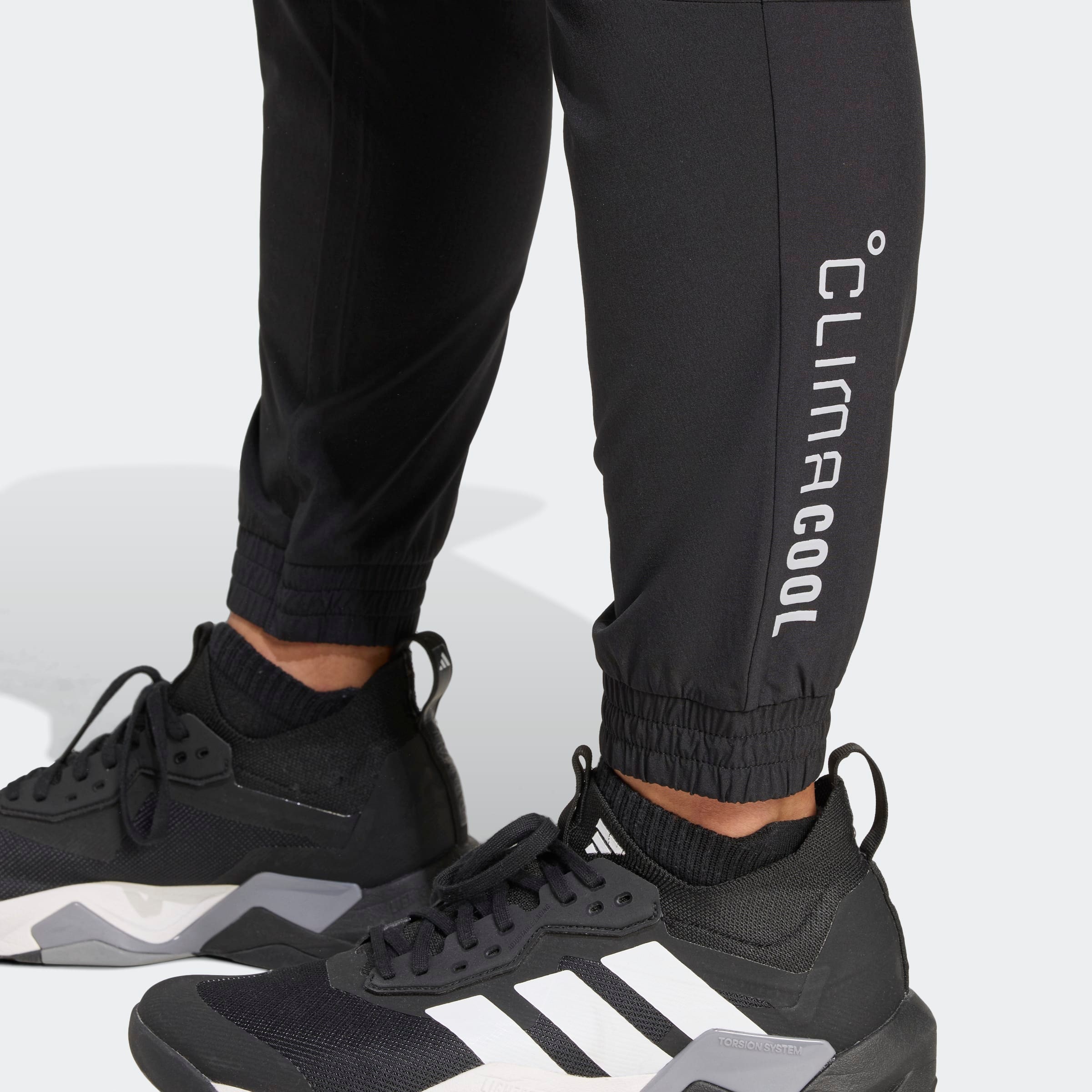 adidas Performance Sporthose »TECH APP S-PANT«  mit Reißverschlusstaschen, schnell trocknend, elastisch