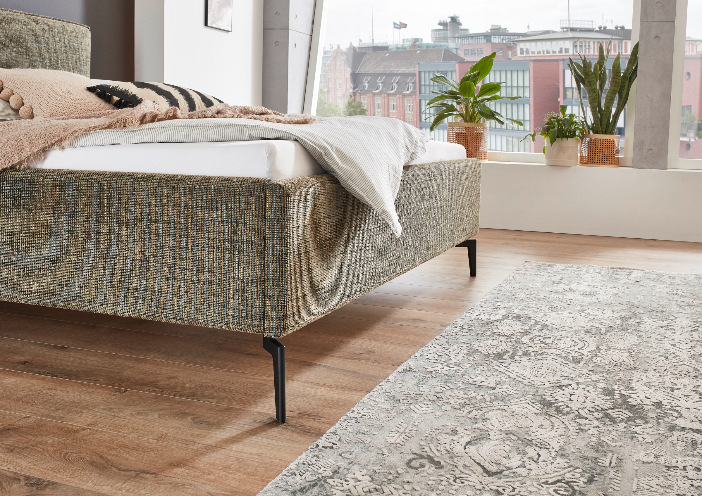 meise.möbel Polsterbett »Riva II«, mit schwarzen Metallfüßen, wahlweise mit Bettkasten