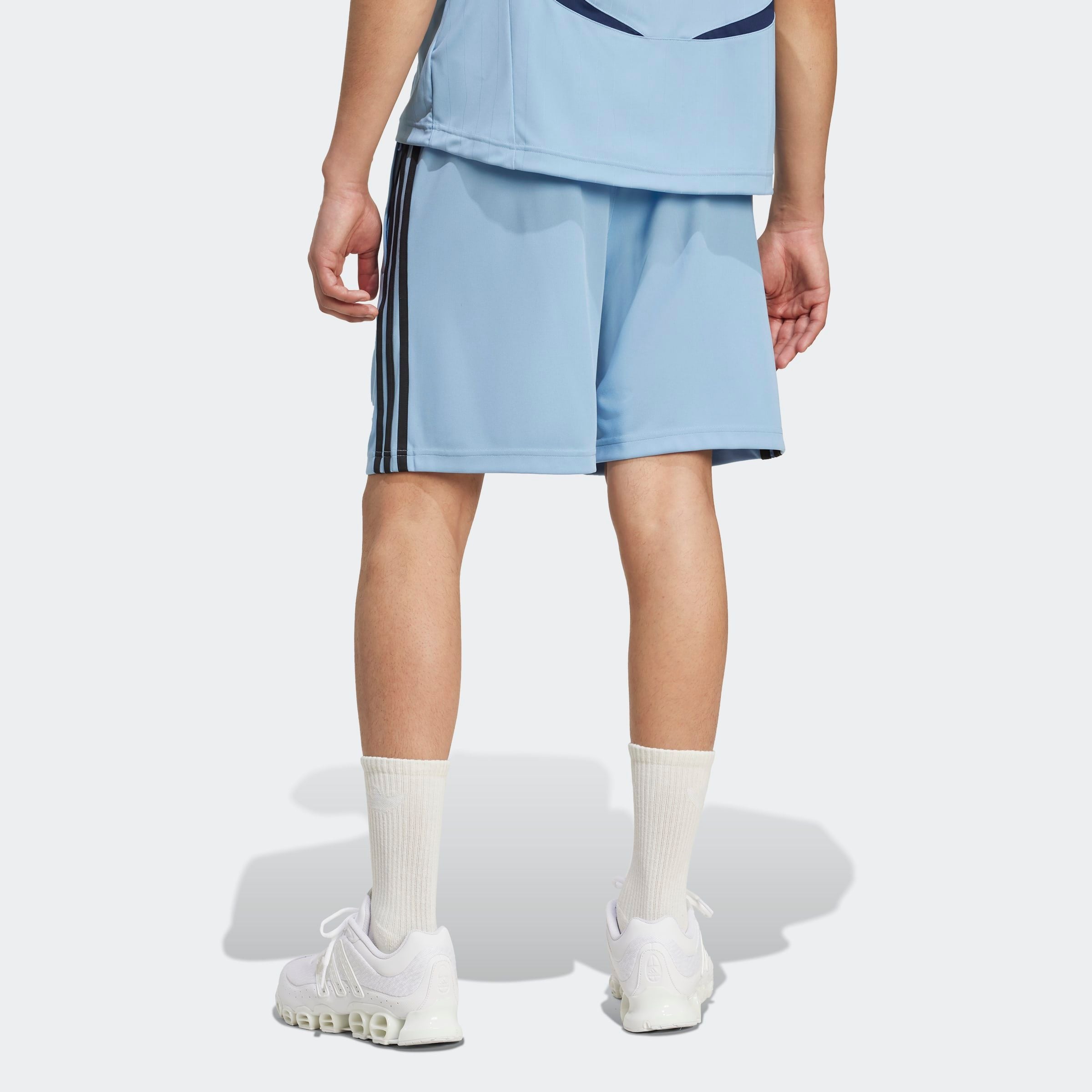 adidas Originals Shorts »TEAMGEIST ADICOLOR«  aus weichem Doppelstrick, Obermaterial aus Polyester
