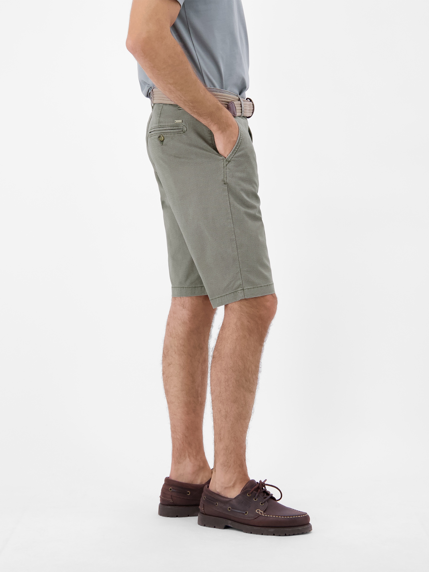 LERROS Chinoshorts »Bequeme Chino-Bermuda mit Gürtel und Minimalprint«  Leichte Sommershorts aus 98% Baumwolle und 2% Elasthan, mit 4 Taschen