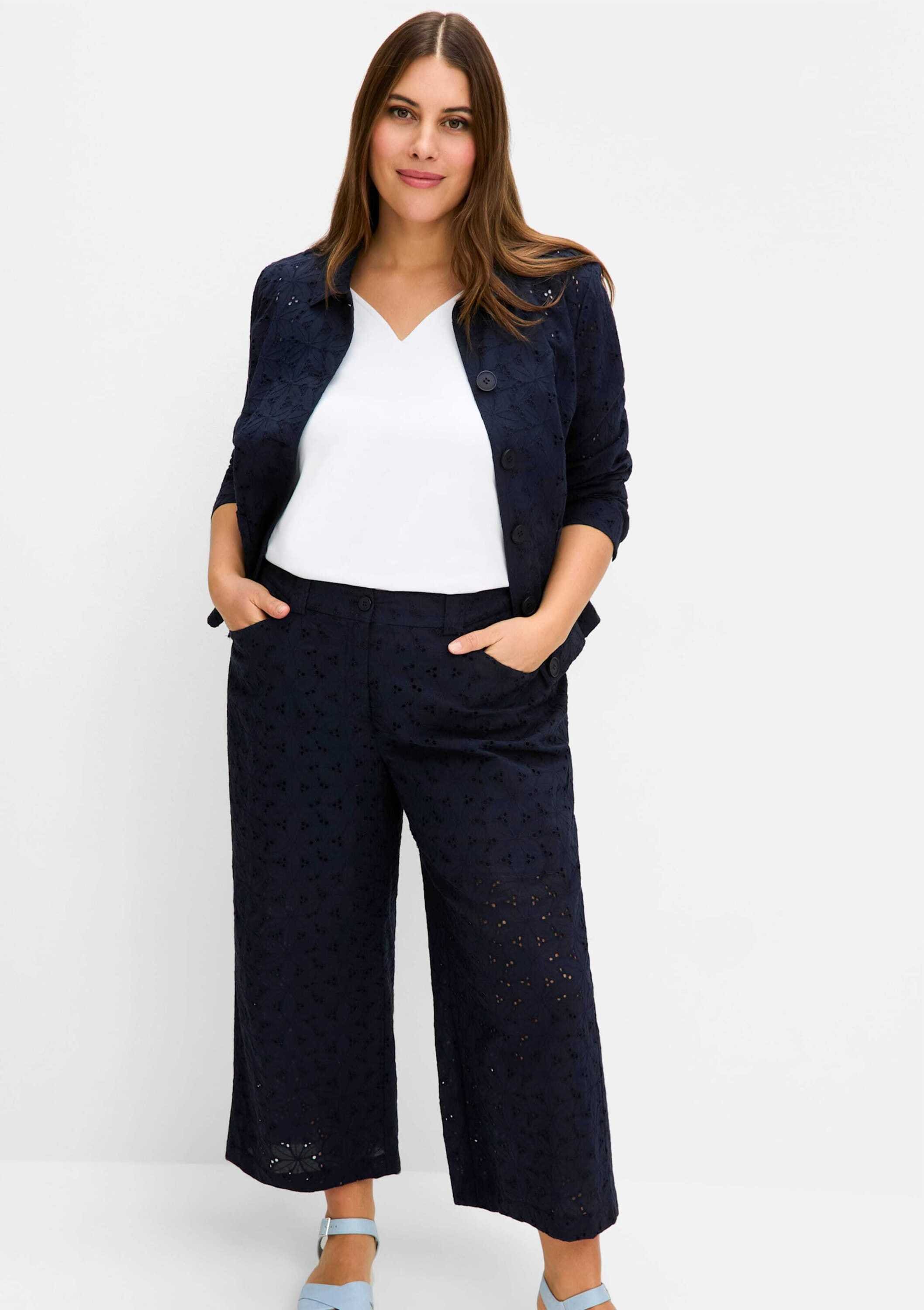 Sheego Culotte »7/8-Hose Culotte mit Lochstickerei«  aus Lochspitze, mit Teilgummibund