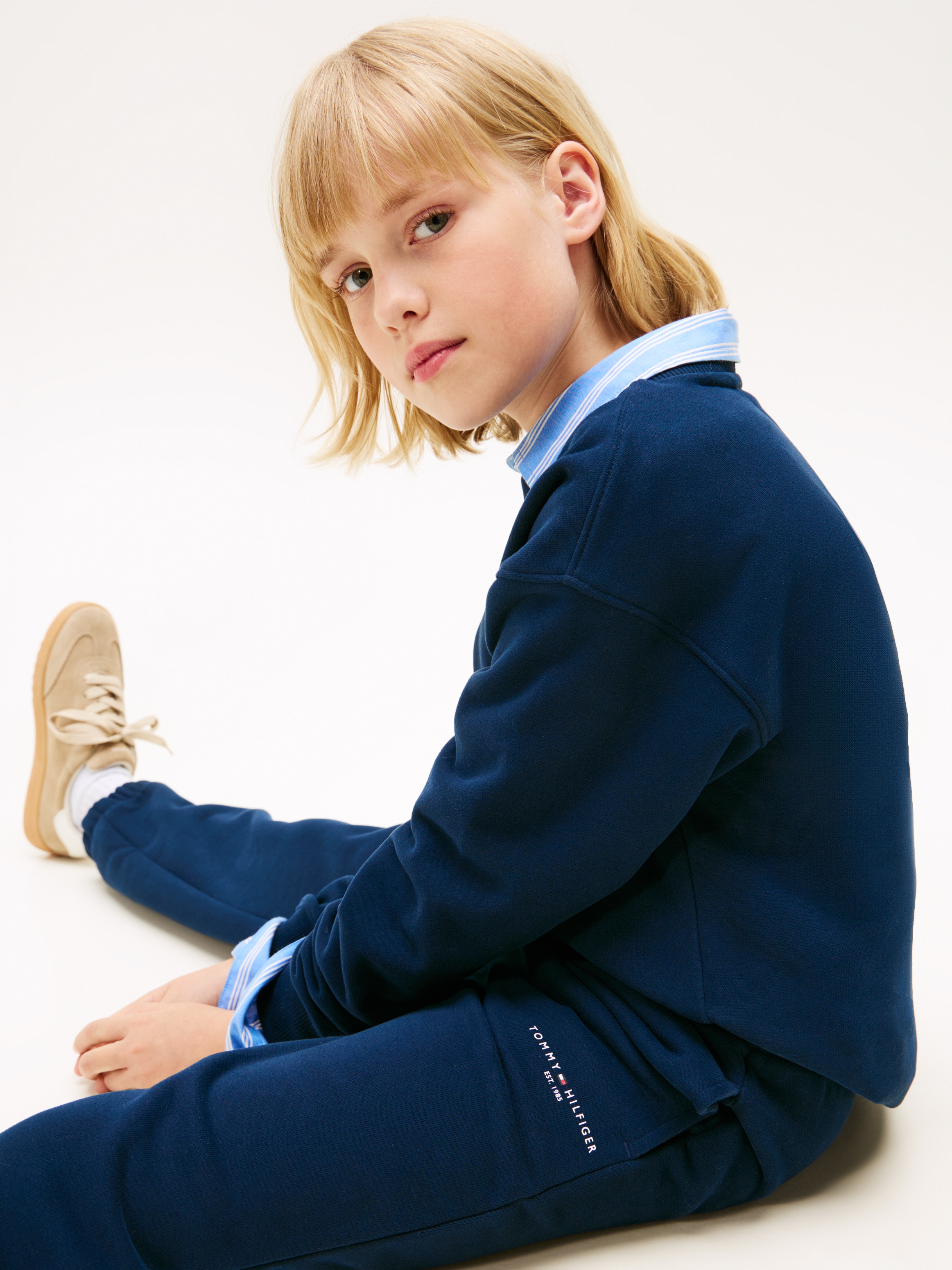 Tommy Hilfiger Langarmshirt & Hose »MINI CORP C-NECK SWEATSHIRT SET« 2 Stk. Kinder bis 16 Jahre