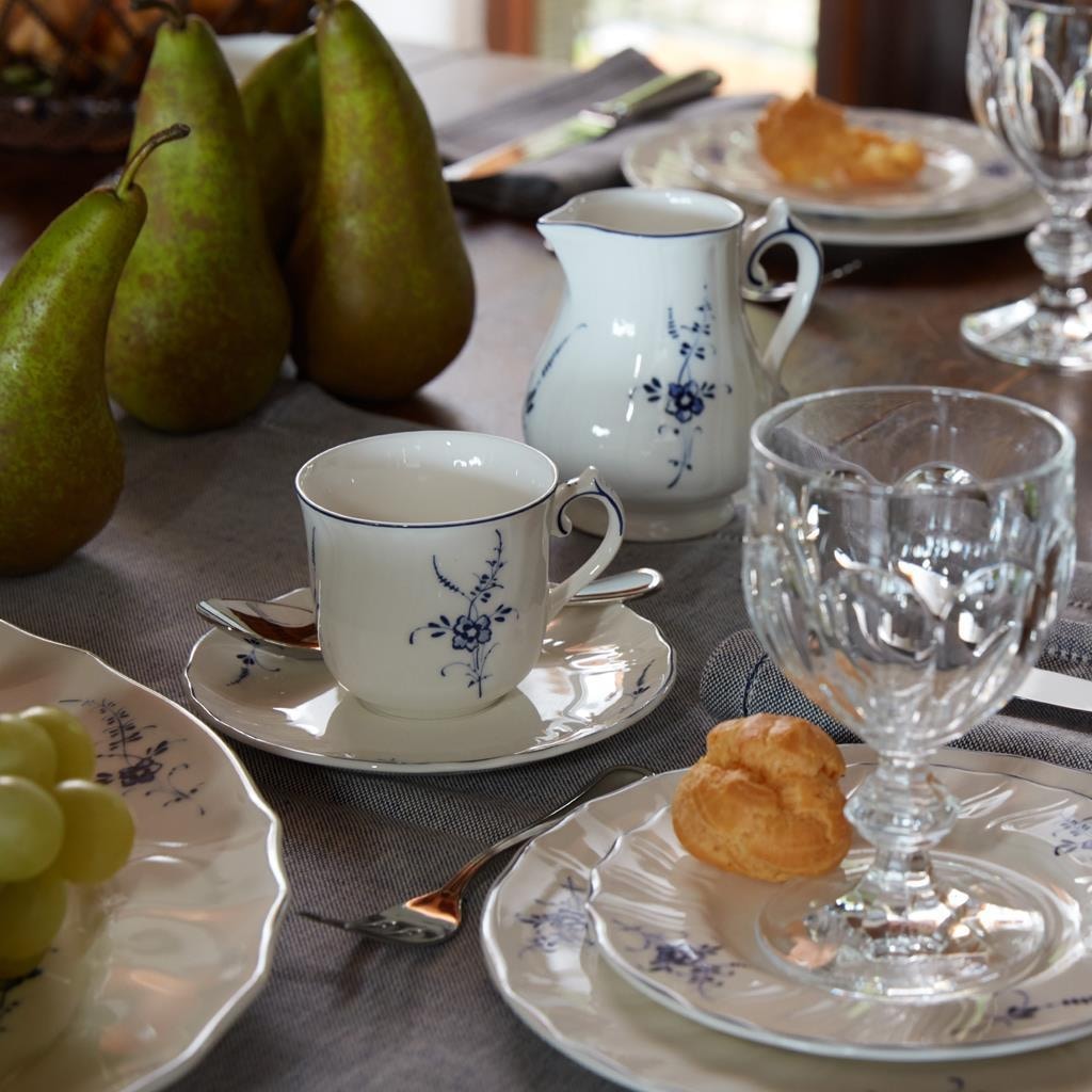 Villeroy & Boch Geschirr-Set »Kaffeeservice Vieux Luxembourg 20er Set weiß-blau« Spülmaschinengeeignet, Mikrowellengeeignet