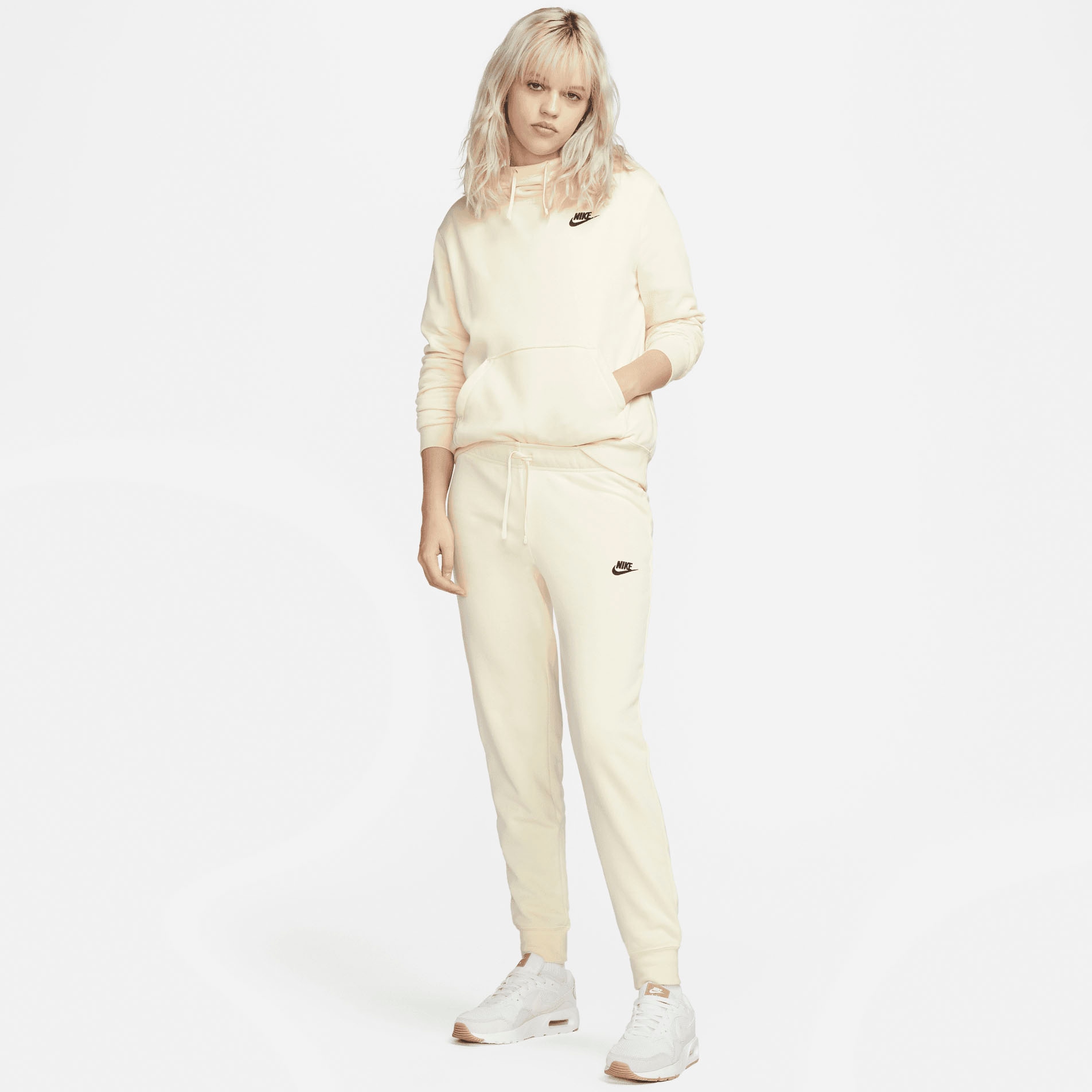 Nike Sportswear Jogginghose »Club Fleece Women's Mid-Rise Slim Joggers«, weiches Fleecematerial
