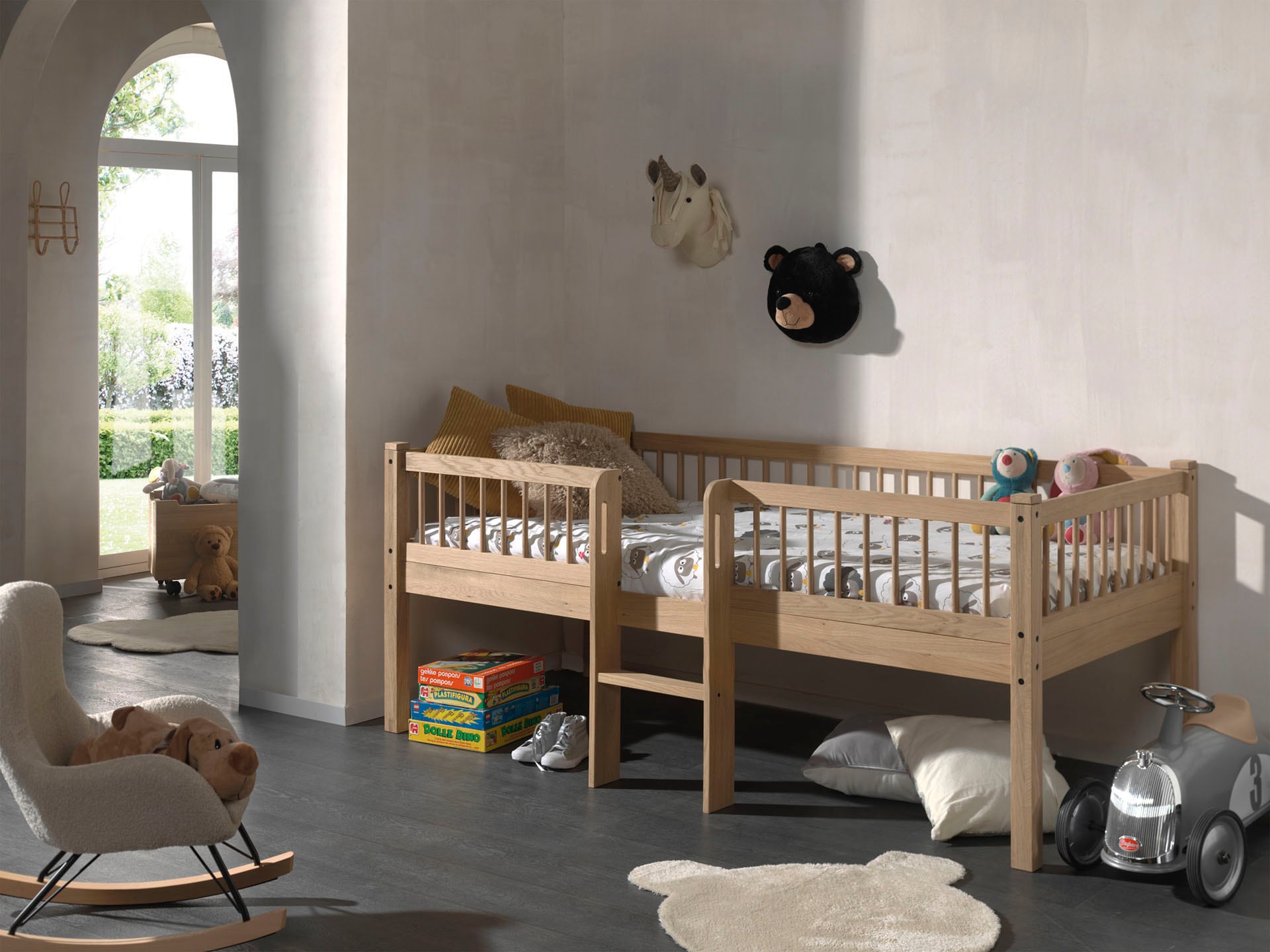 Vipack Massivholzbett »Forrest Massivholzbett Made in Europe, stabil und hochwertig gebaut« 90/200 cm, mit Rollrost und Leiter, seitenverkehrt montierbar, 