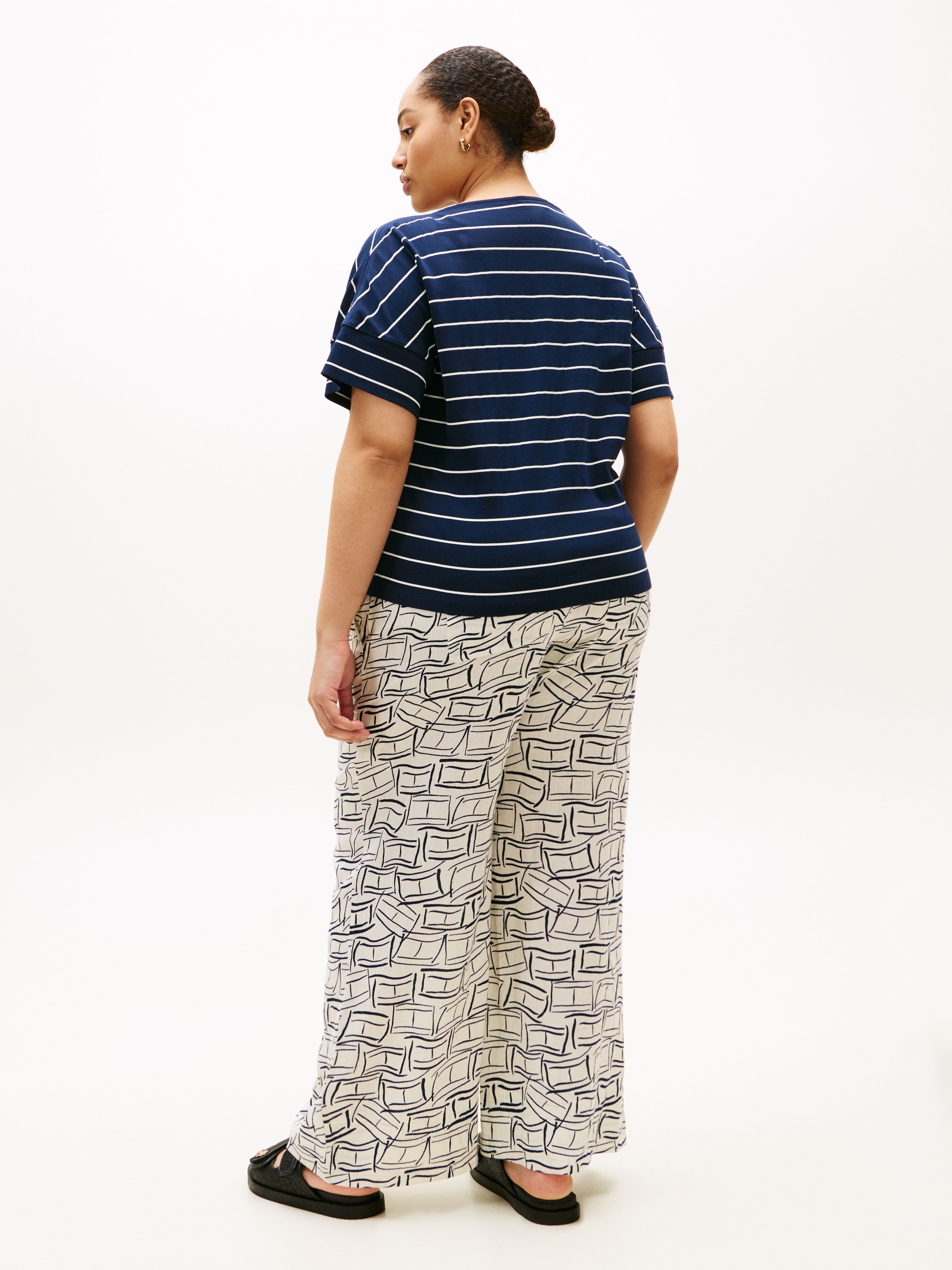 Tommy Hilfiger Curve Kurzarmshirt »CRV MDRN CODY CAP SLV C-NK TEE« in großen Größen